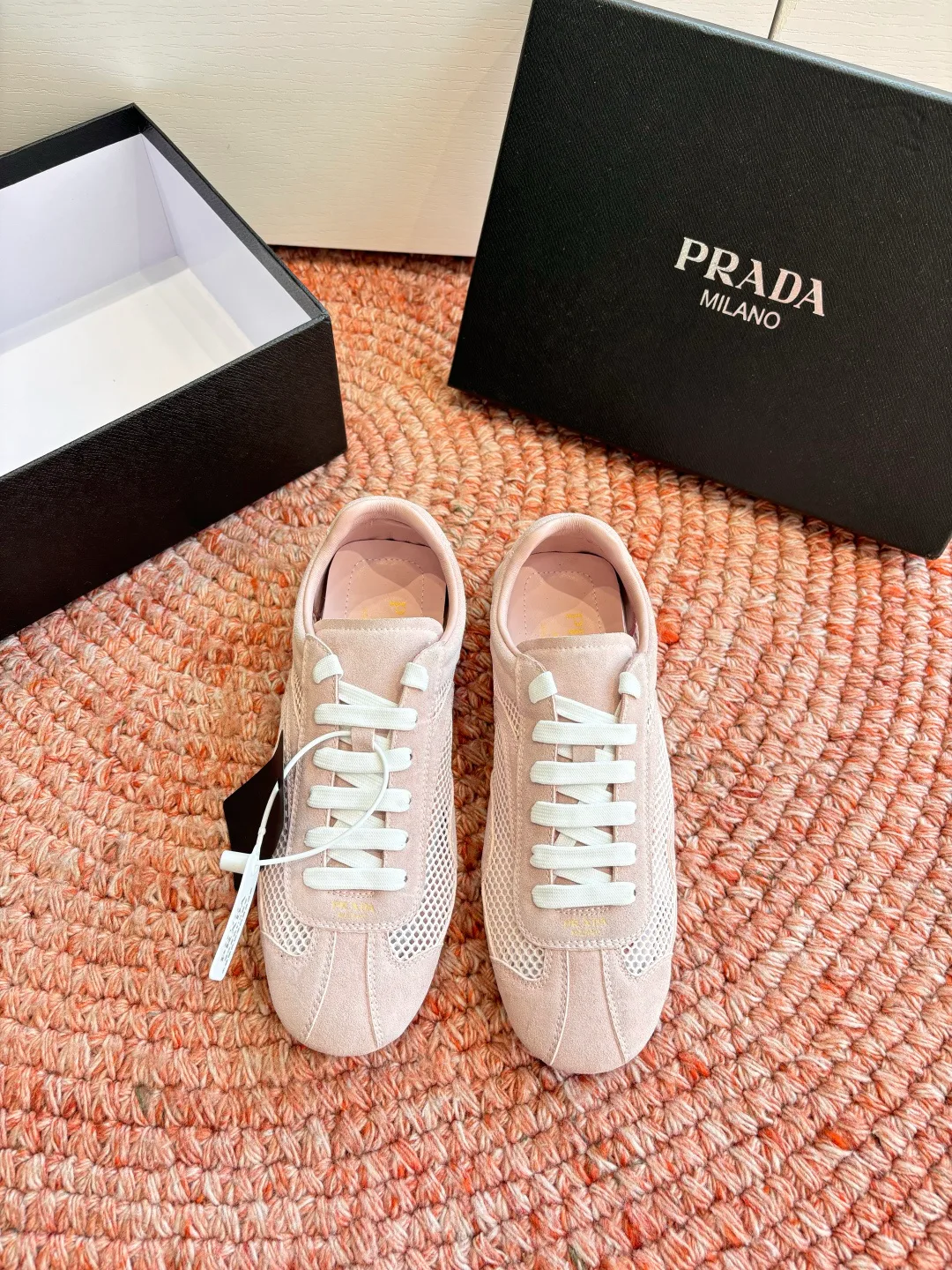Кроссовки Женские Prada 10481246