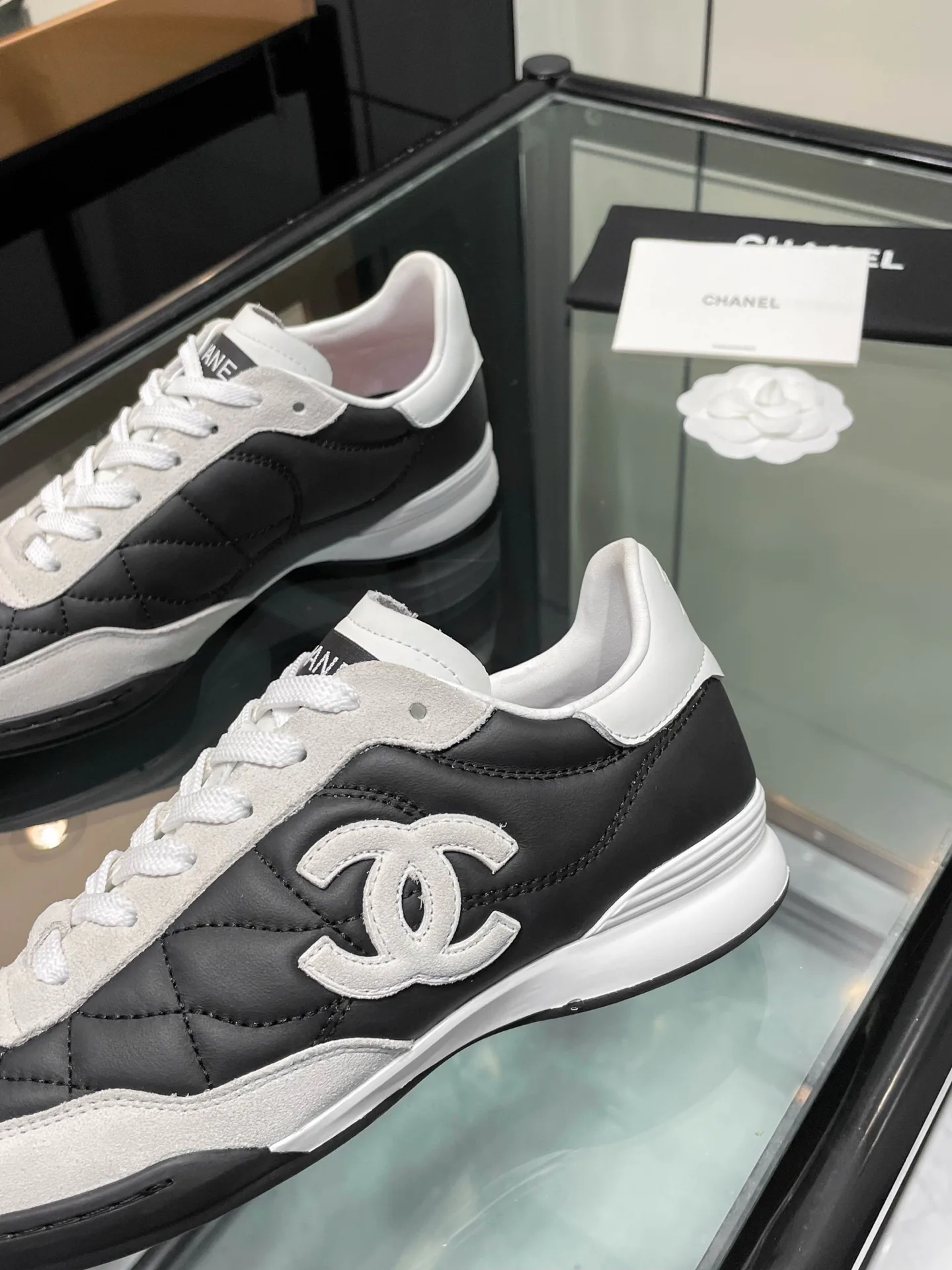 Кроссовки Женские Chanel 18780401