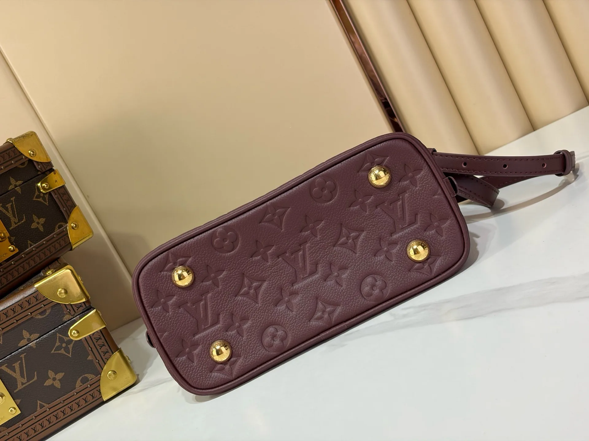 Классические Сумки Женские Louis Vuitton 18240293
