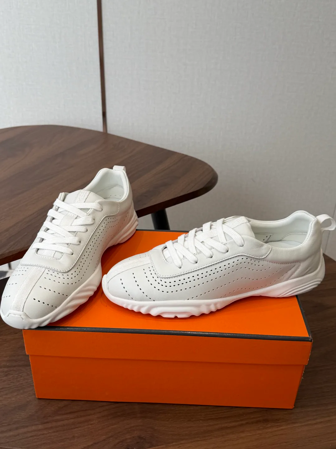 Кроссовки Женские Hermes 17128301