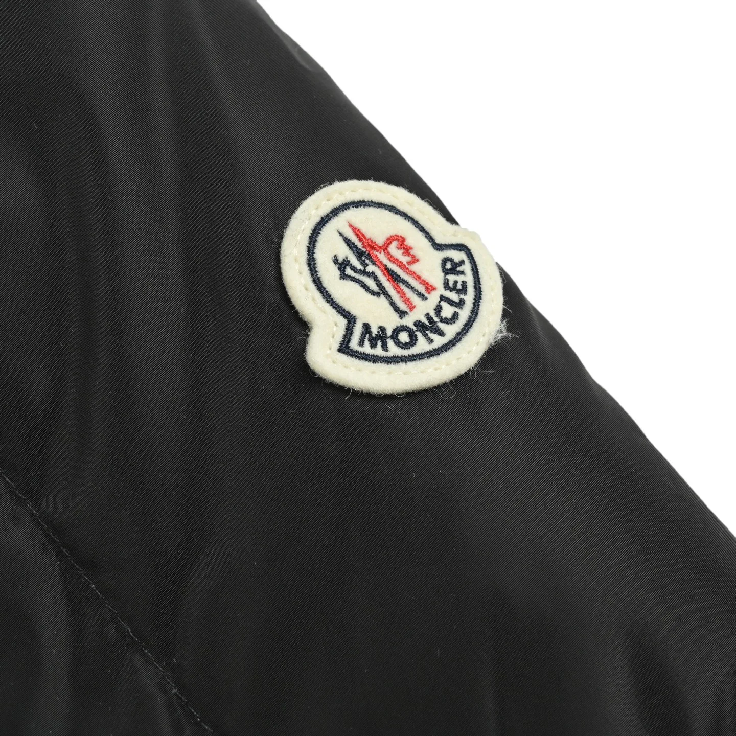 Куртки И Пуховики Женские Moncler 817150