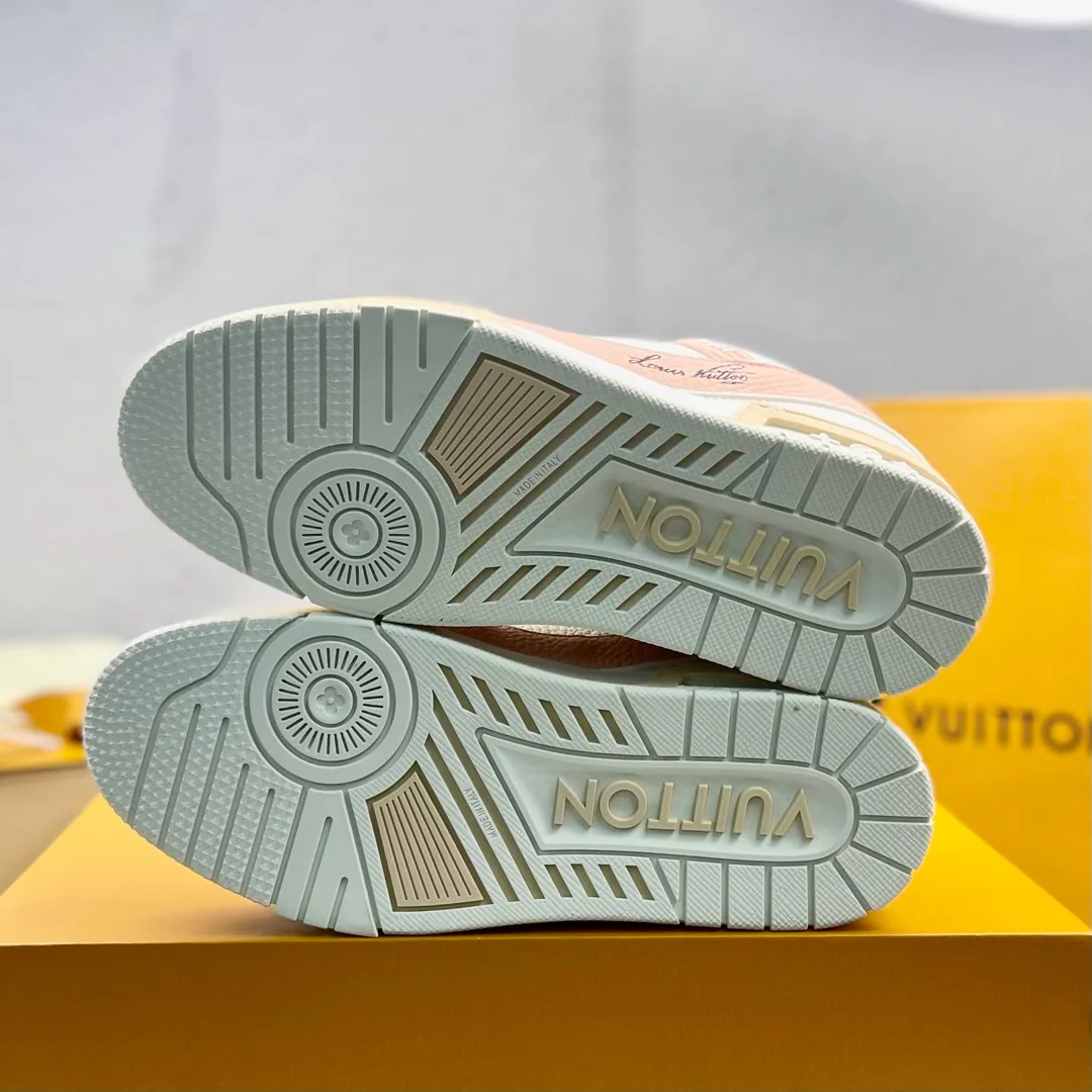 Кроссовки Женские Louis Vuitton 2679333