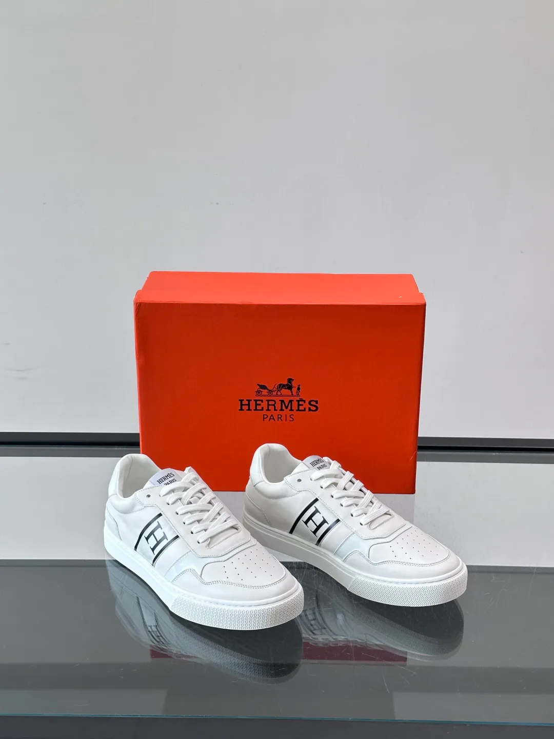 Кроссовки Женские Hermes 17349431