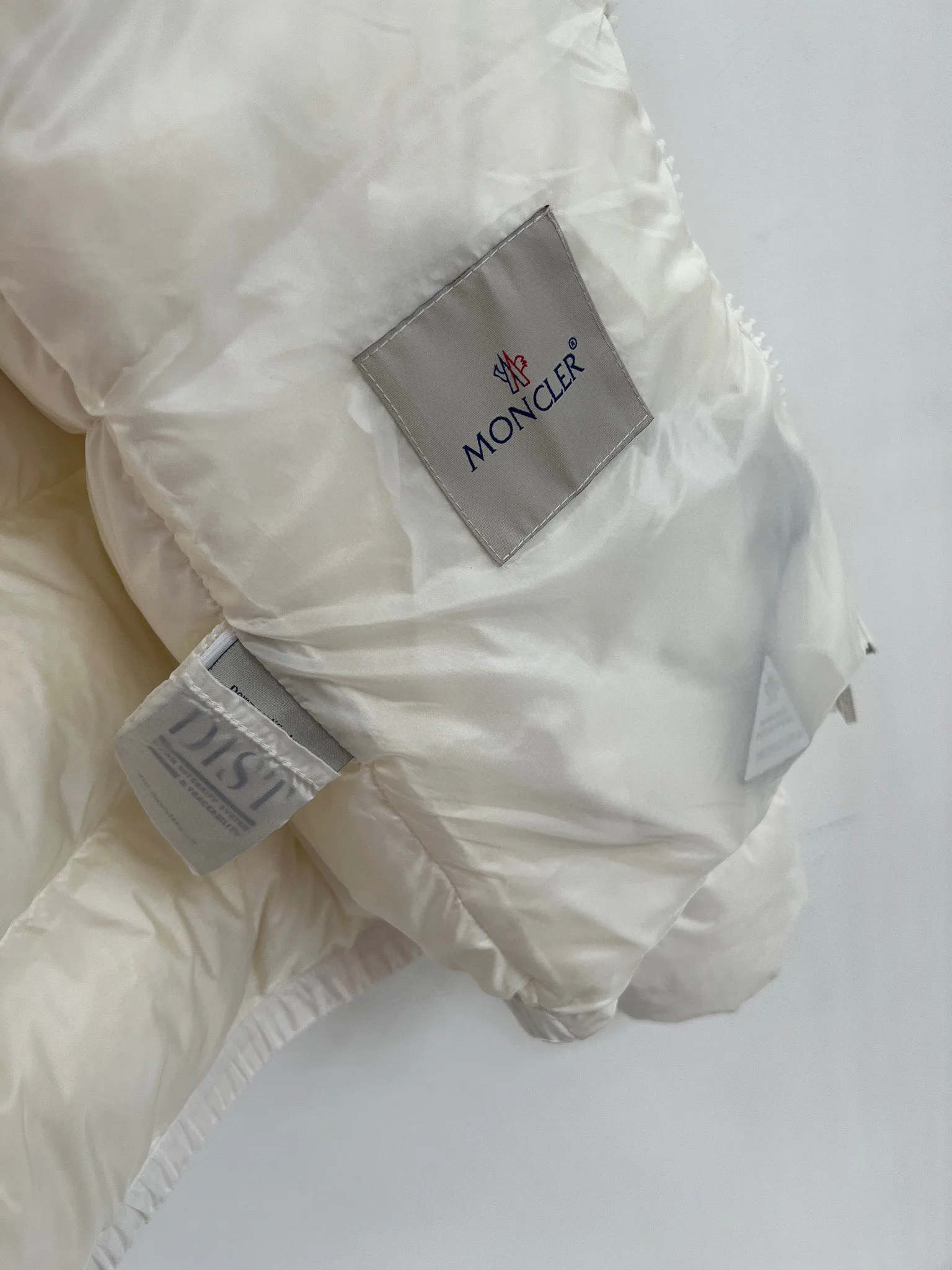 Куртки И Пуховики Женские Moncler 18416215