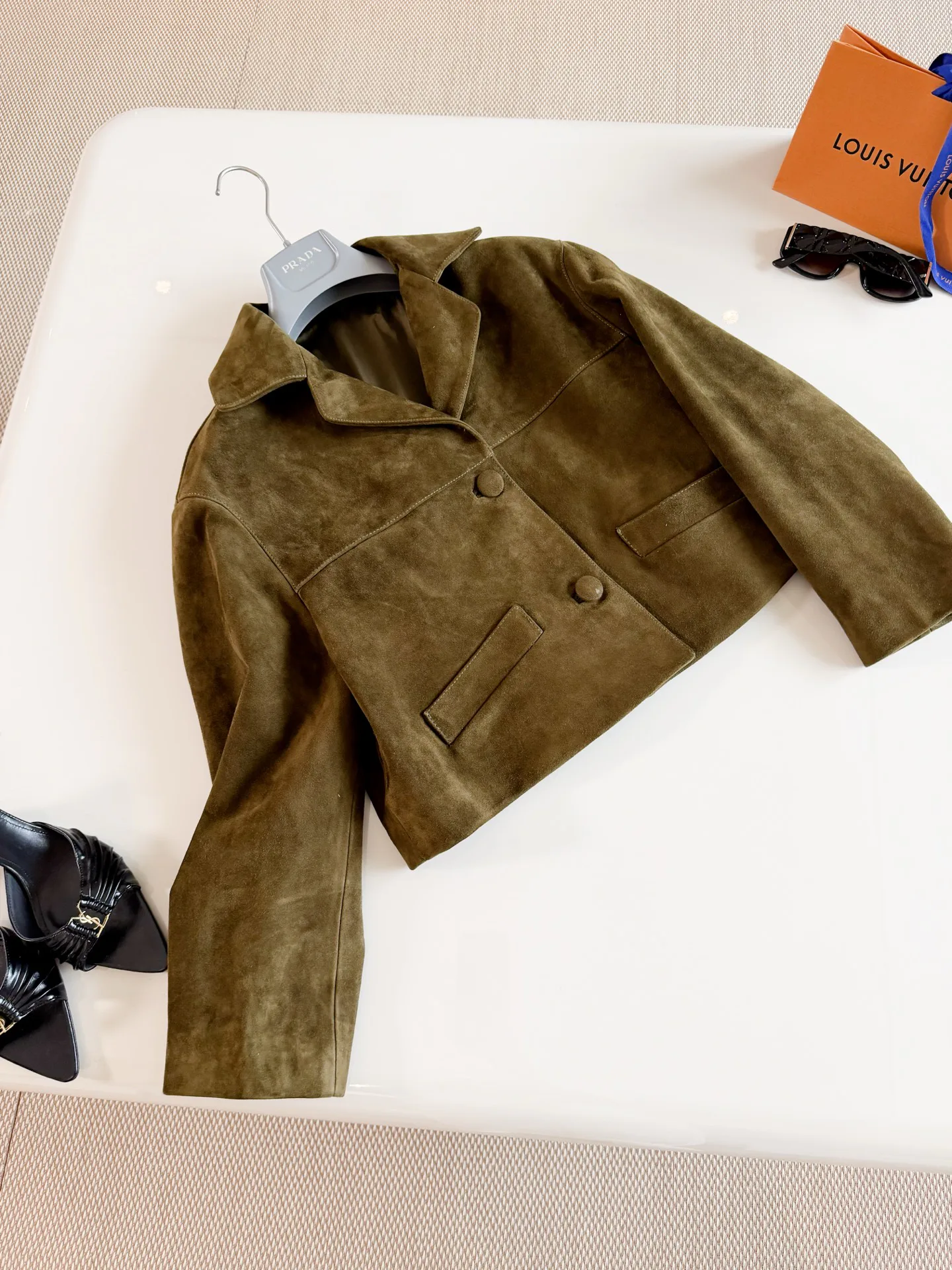 Кожаные Куртки И Дублёнки Женские Prada 18405536