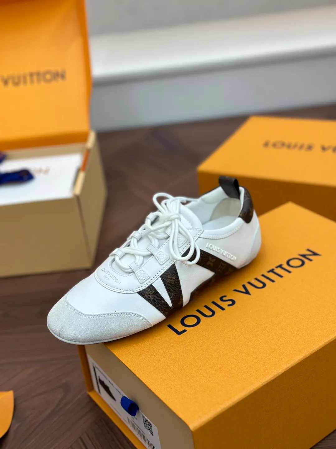 Кроссовки Женские Louis Vuitton 19480029