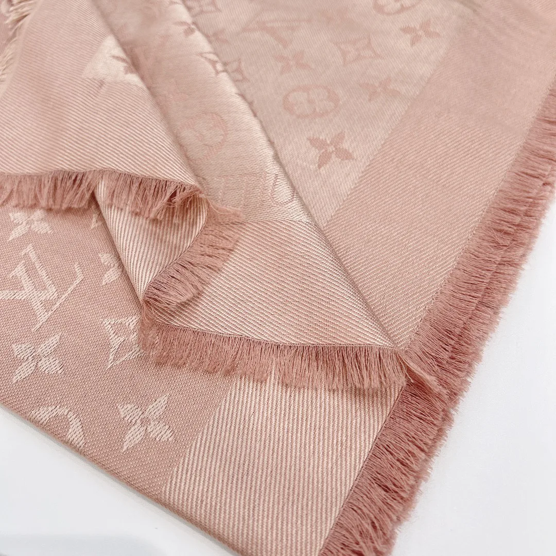 Шарфы Louis Vuitton 18267577