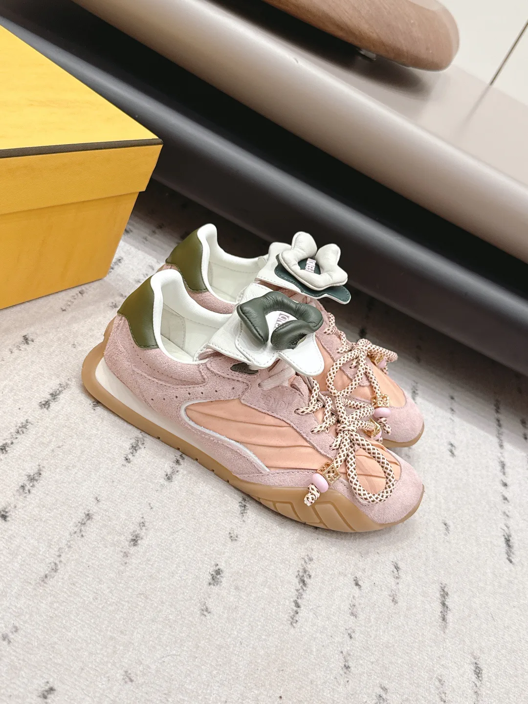 Кроссовки Женские Fendi 12156467