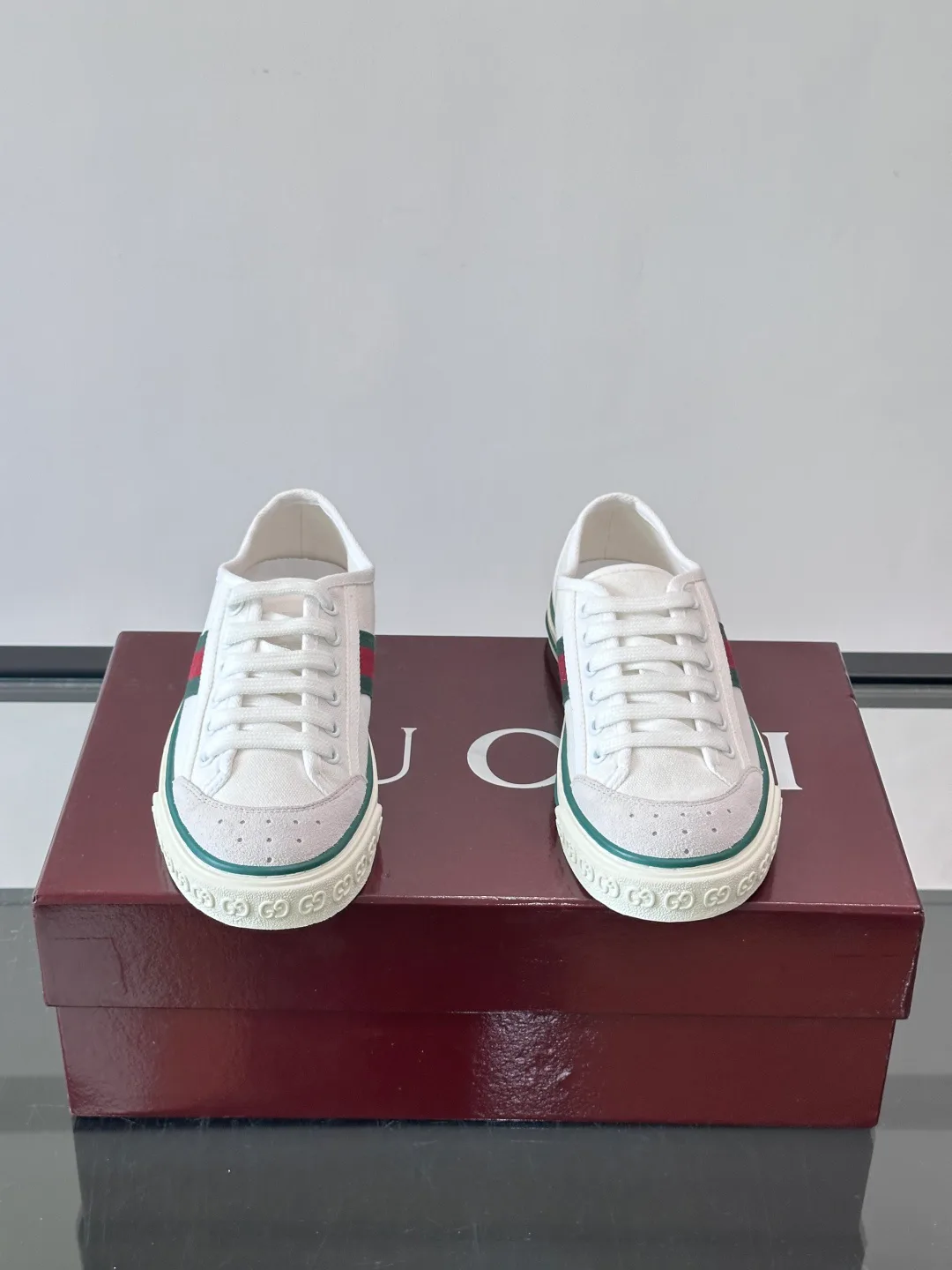 Кроссовки Женские Gucci 17941061