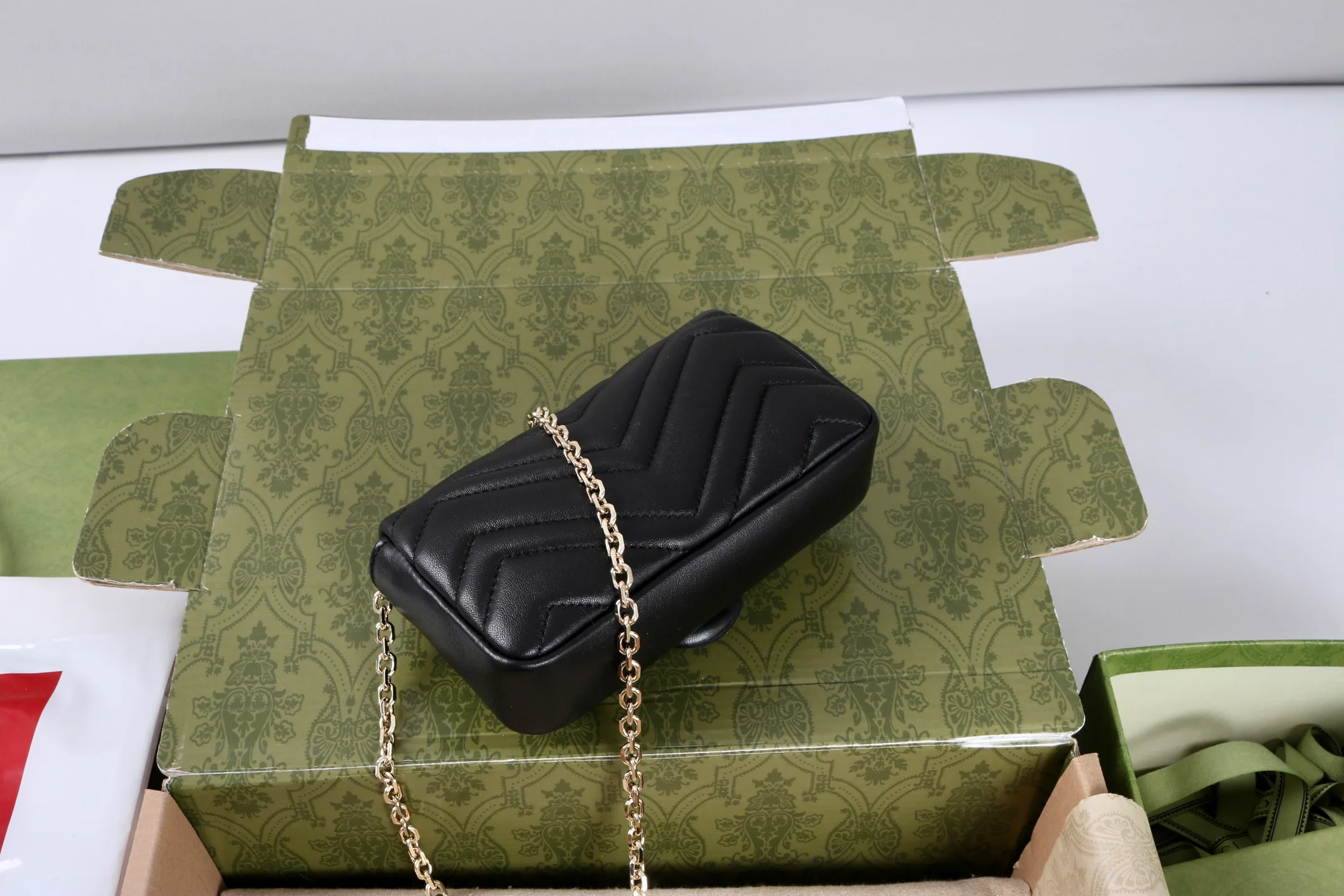 Классические Сумки Женские Gucci 18005069