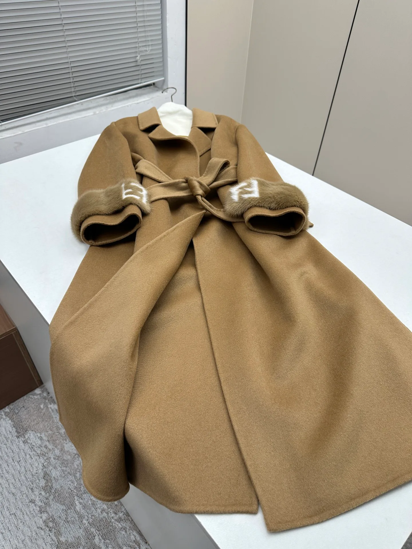 Пальто Женские Fendi 19484429