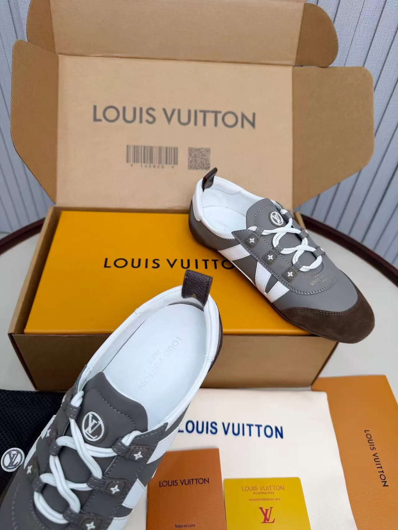 Кроссовки Женские Louis Vuitton 11250636