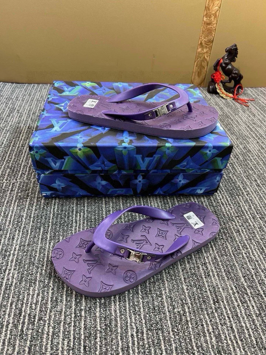 Шлепанцы Мужские Louis Vuitton 10646309