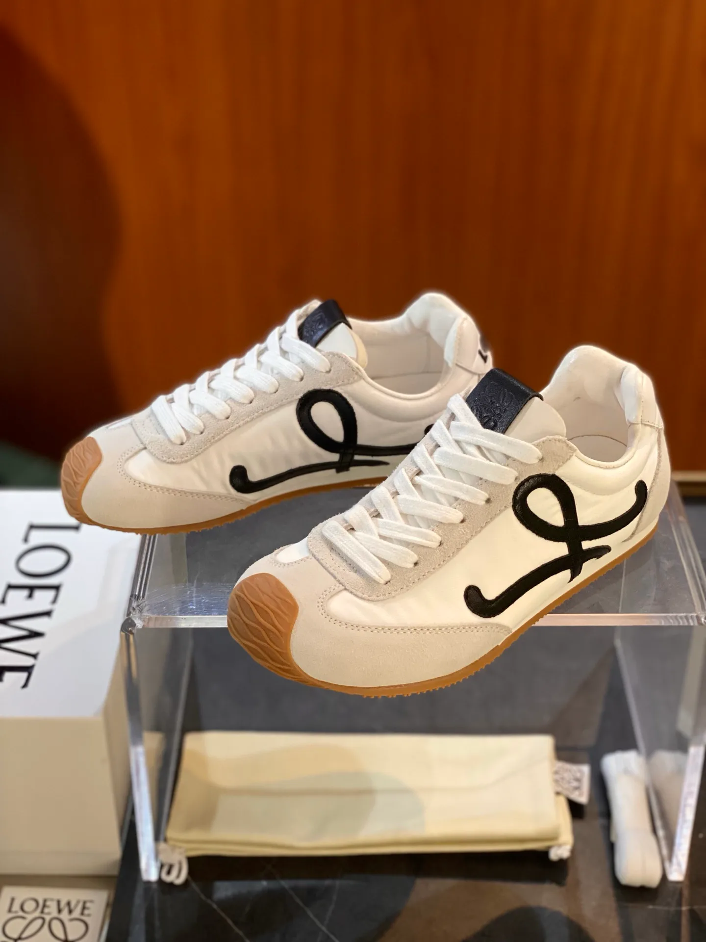 Кроссовки Женские Loewe 69970