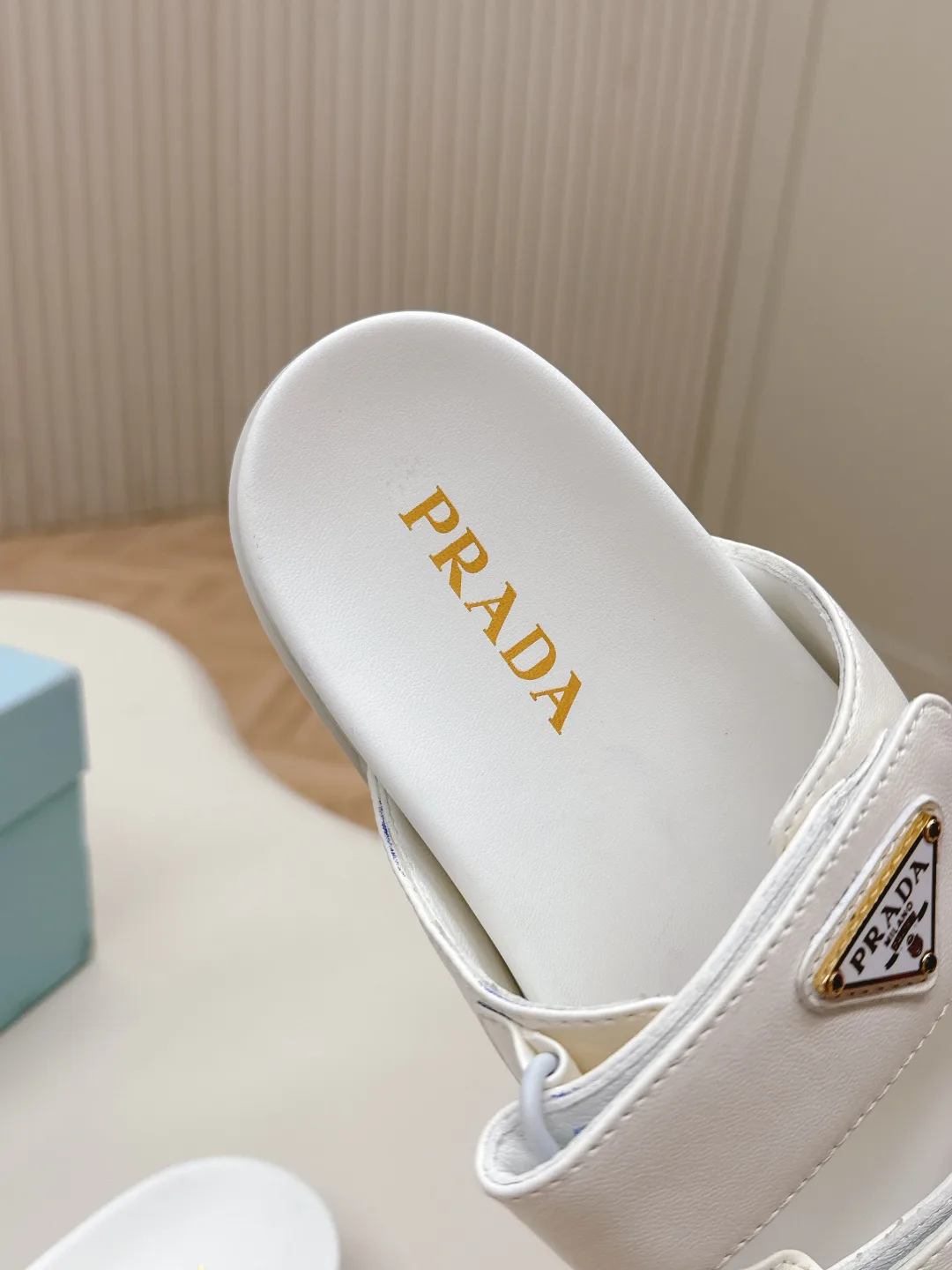 Шлепанцы Женские Prada 24310