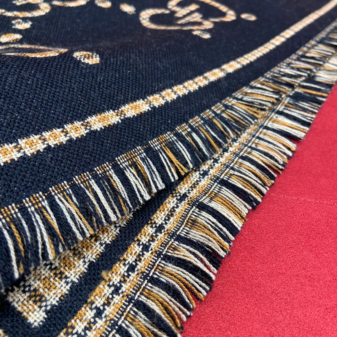 Шарфы Gucci 832133