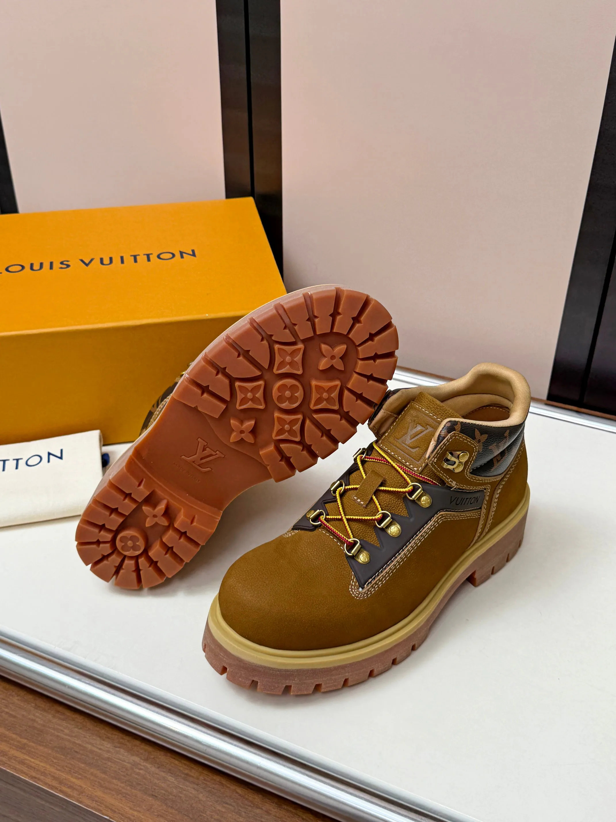 Ботинки Женские Louis Vuitton 18417473