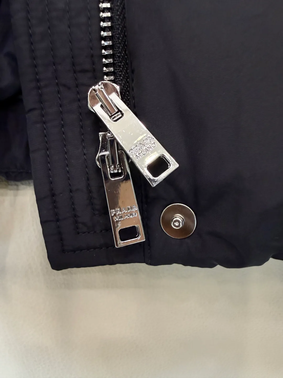 Куртки И Пуховики Женские Prada 18226363