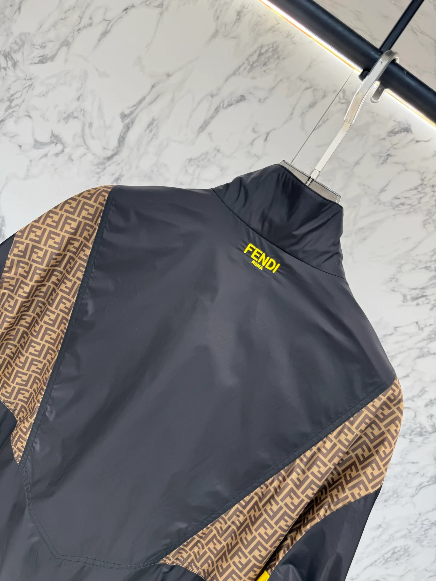 Куртки И Пуховики Мужские Fendi 10122955