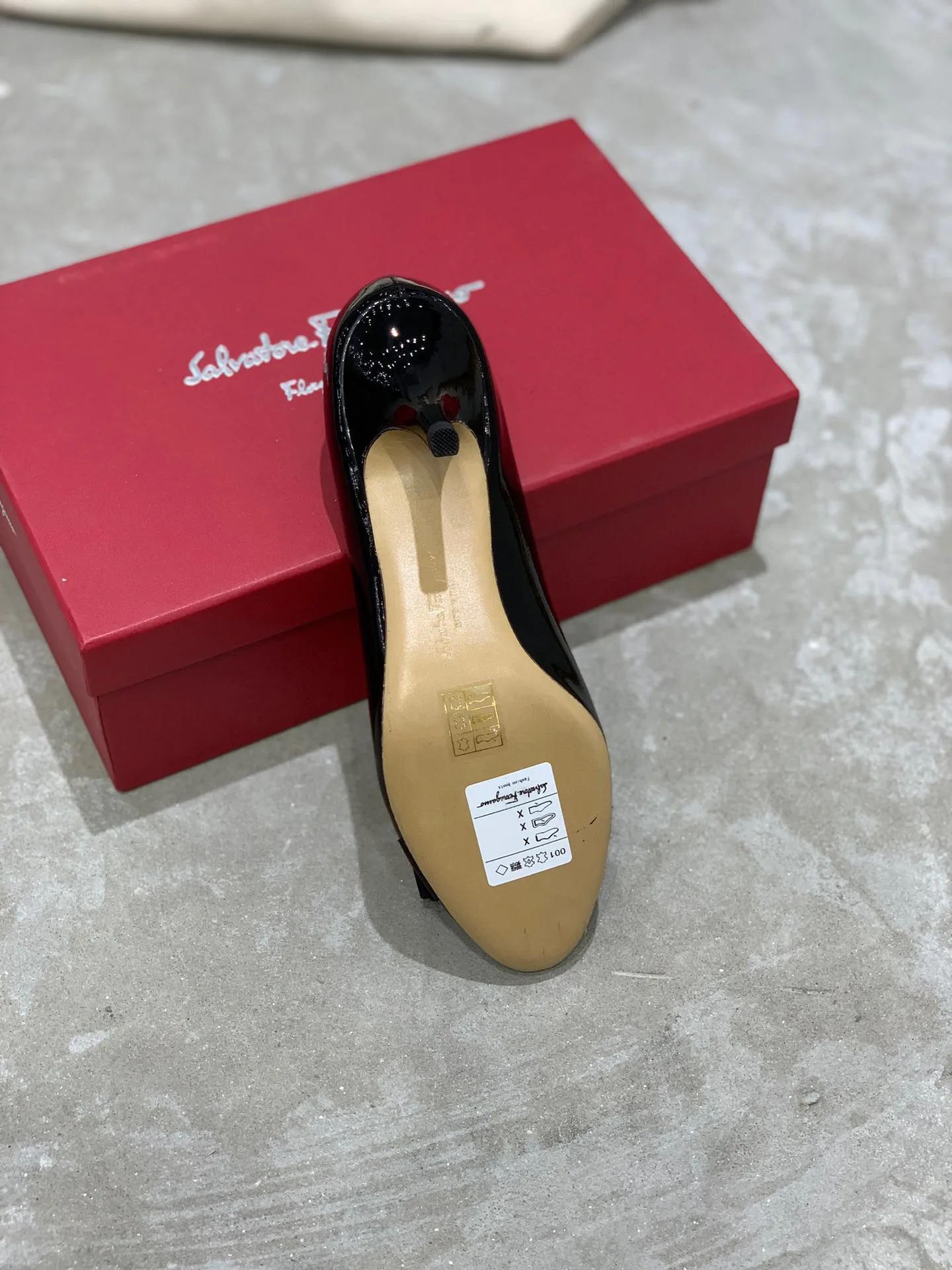 Туфли Женские Salvatore Ferragamo 18340724