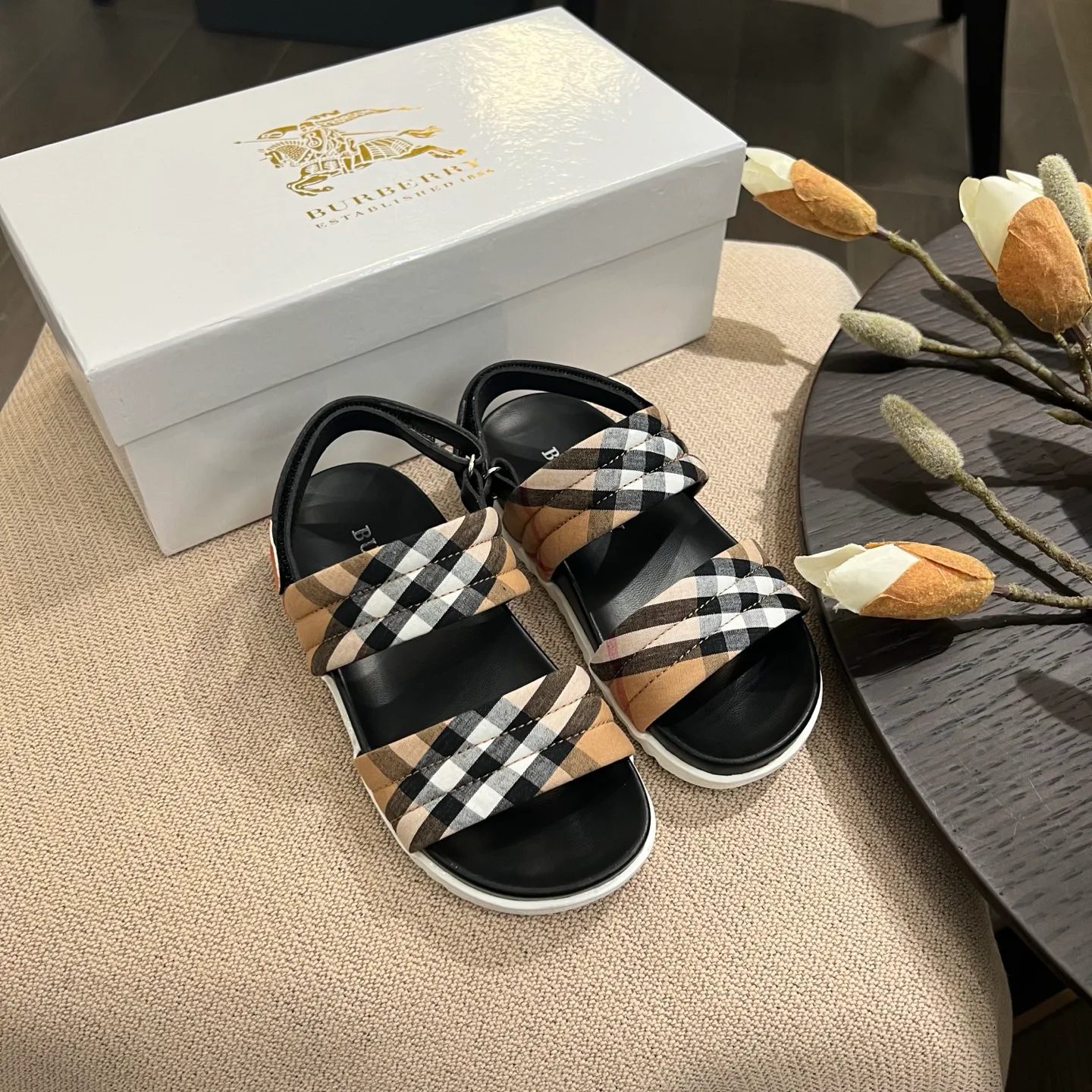 Сандалии Женские Burberry 5919096