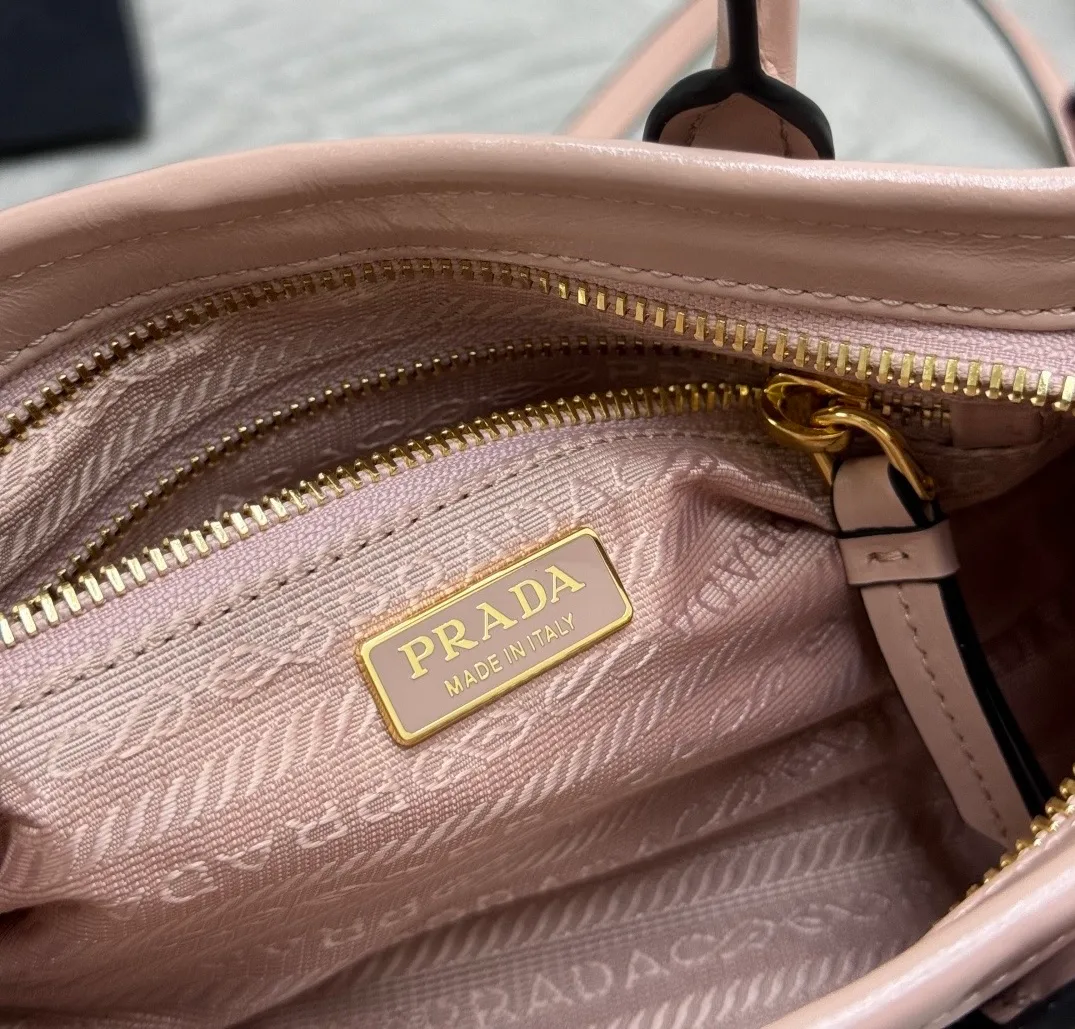 Сумки На Ремне Женские Prada 13223412