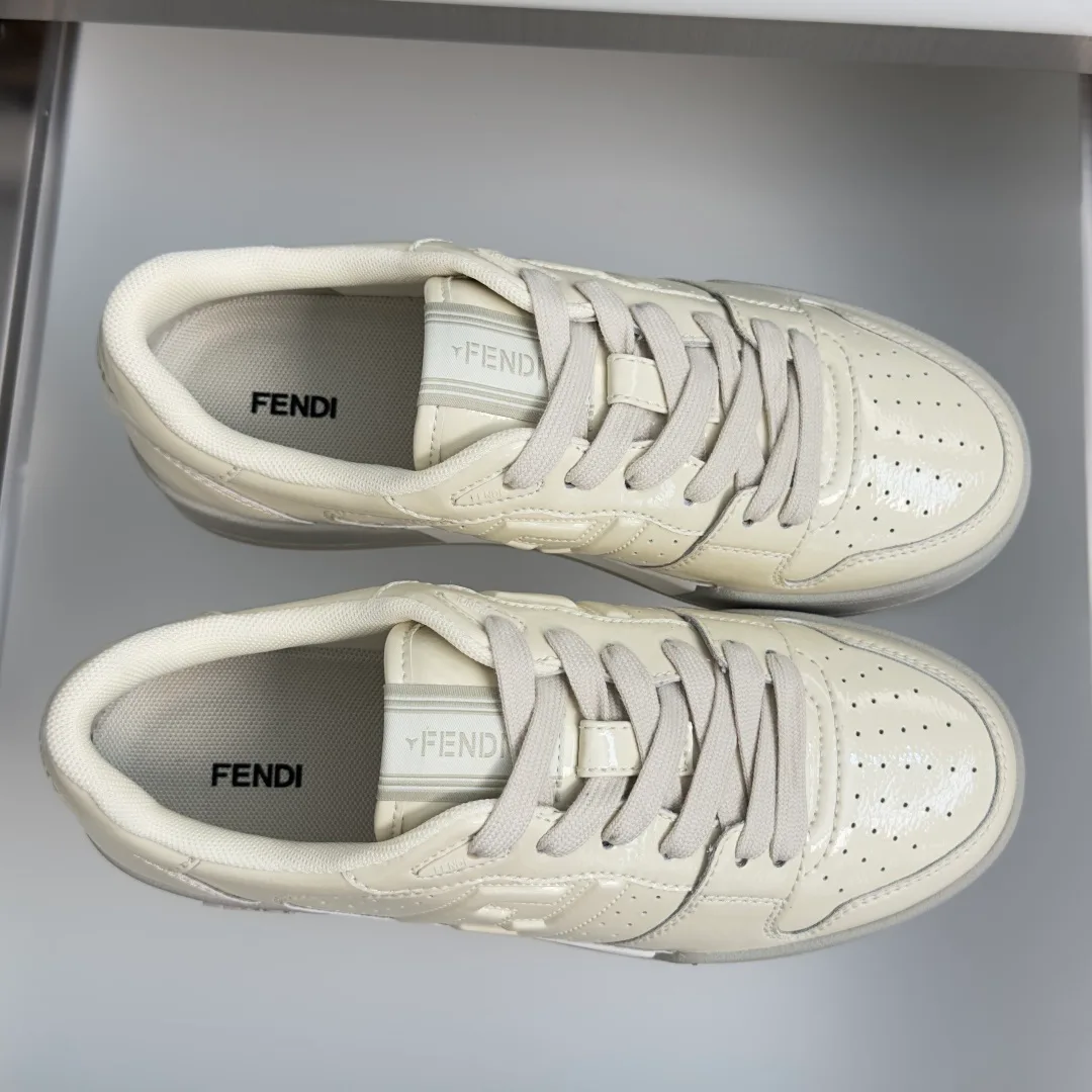 Кроссовки Женские Fendi 17729638