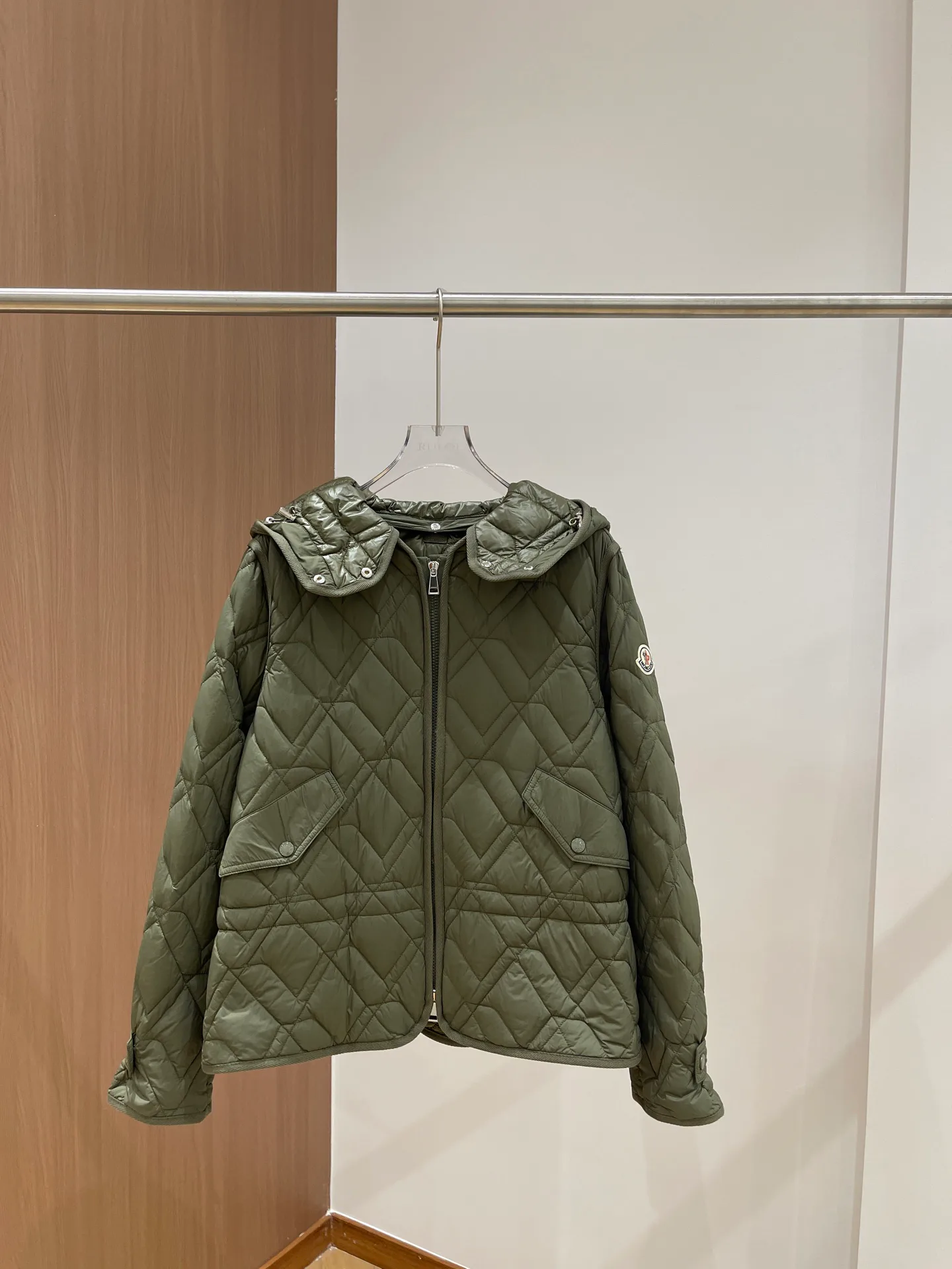 Куртки И Пуховики Женские Moncler 19422820
