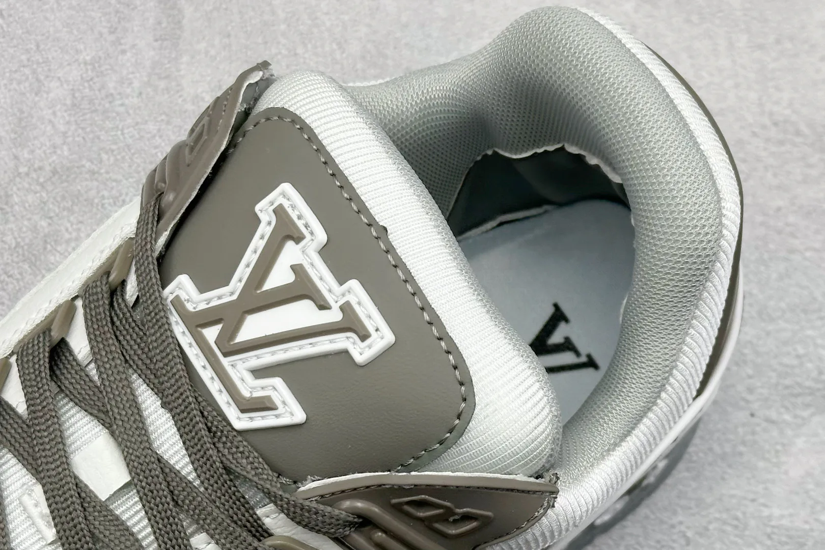 Кроссовки Женские Louis Vuitton 253832