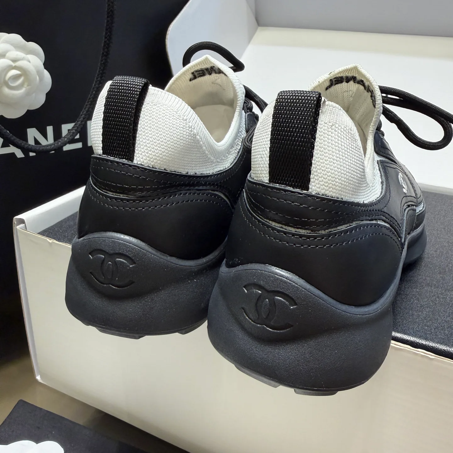 Кроссовки Женские Chanel 17877251