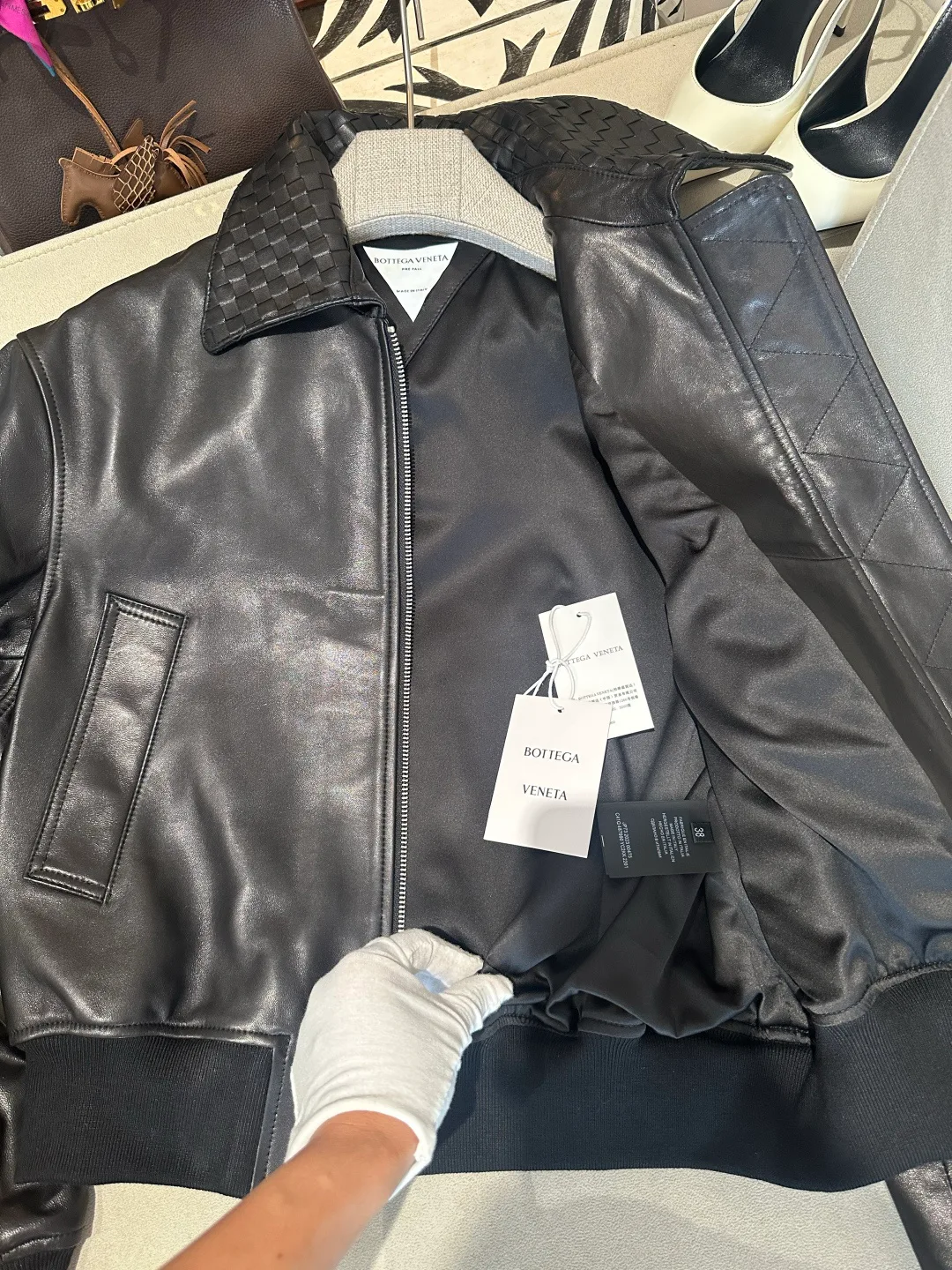 Кожаные Куртки И Дублёнки Женские Bottega Veneta 17934097