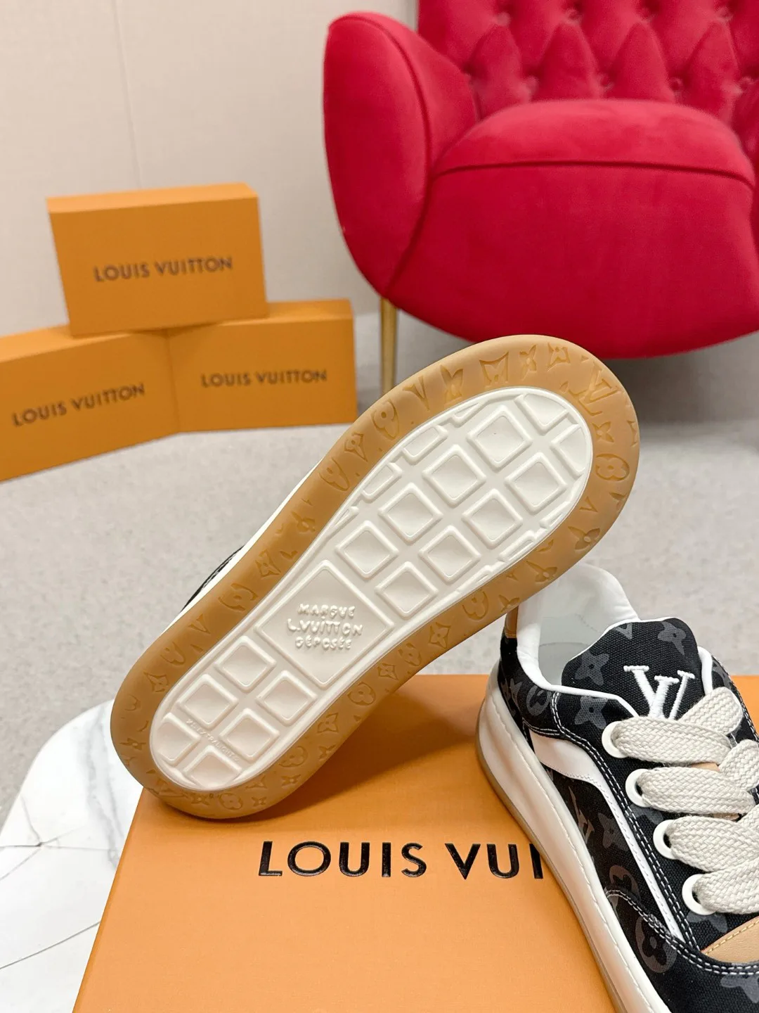 Кроссовки Женские Louis Vuitton 19292604