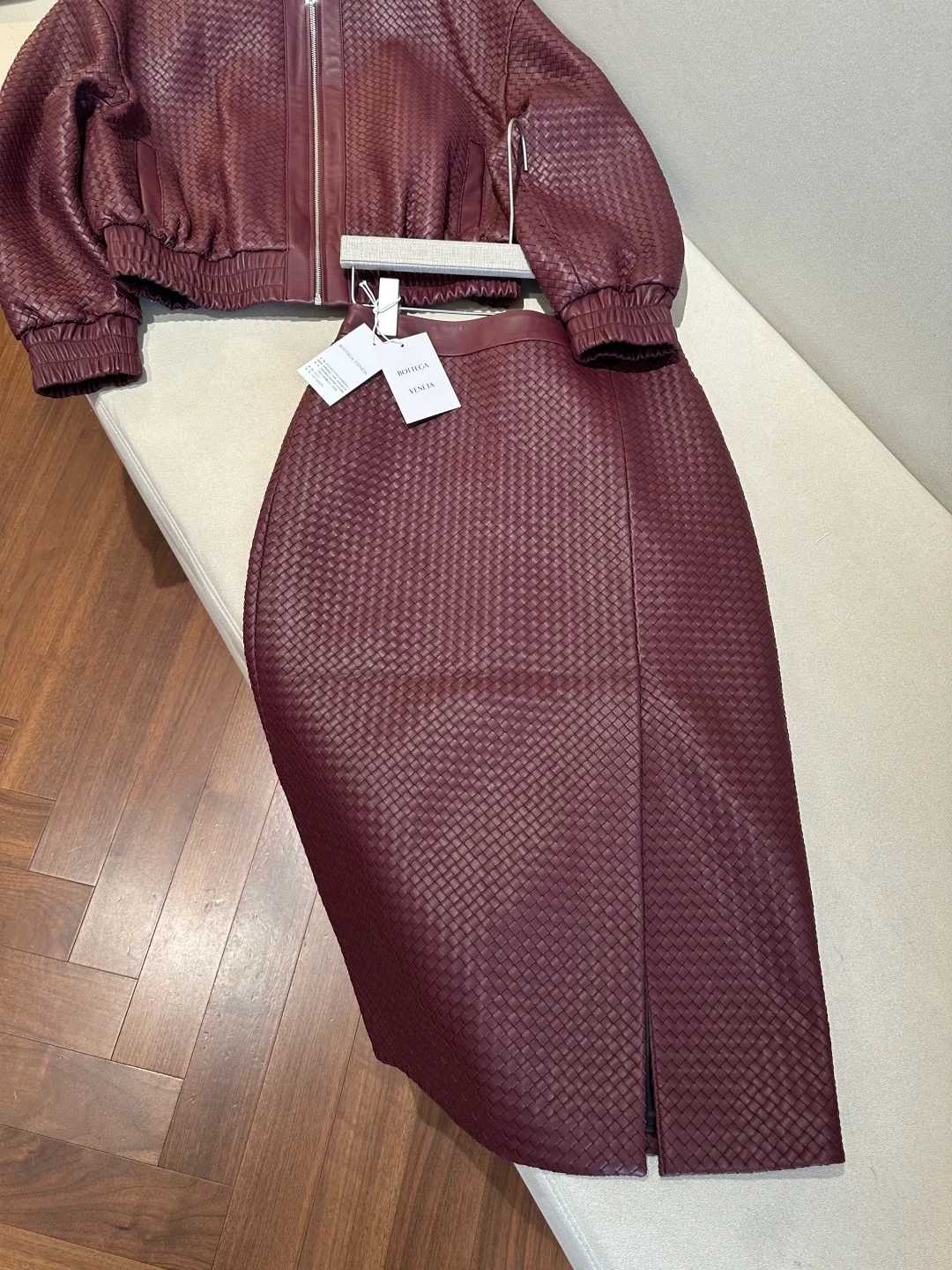 Кожаные Куртки И Дублёнки Женские Bottega Veneta 17766263