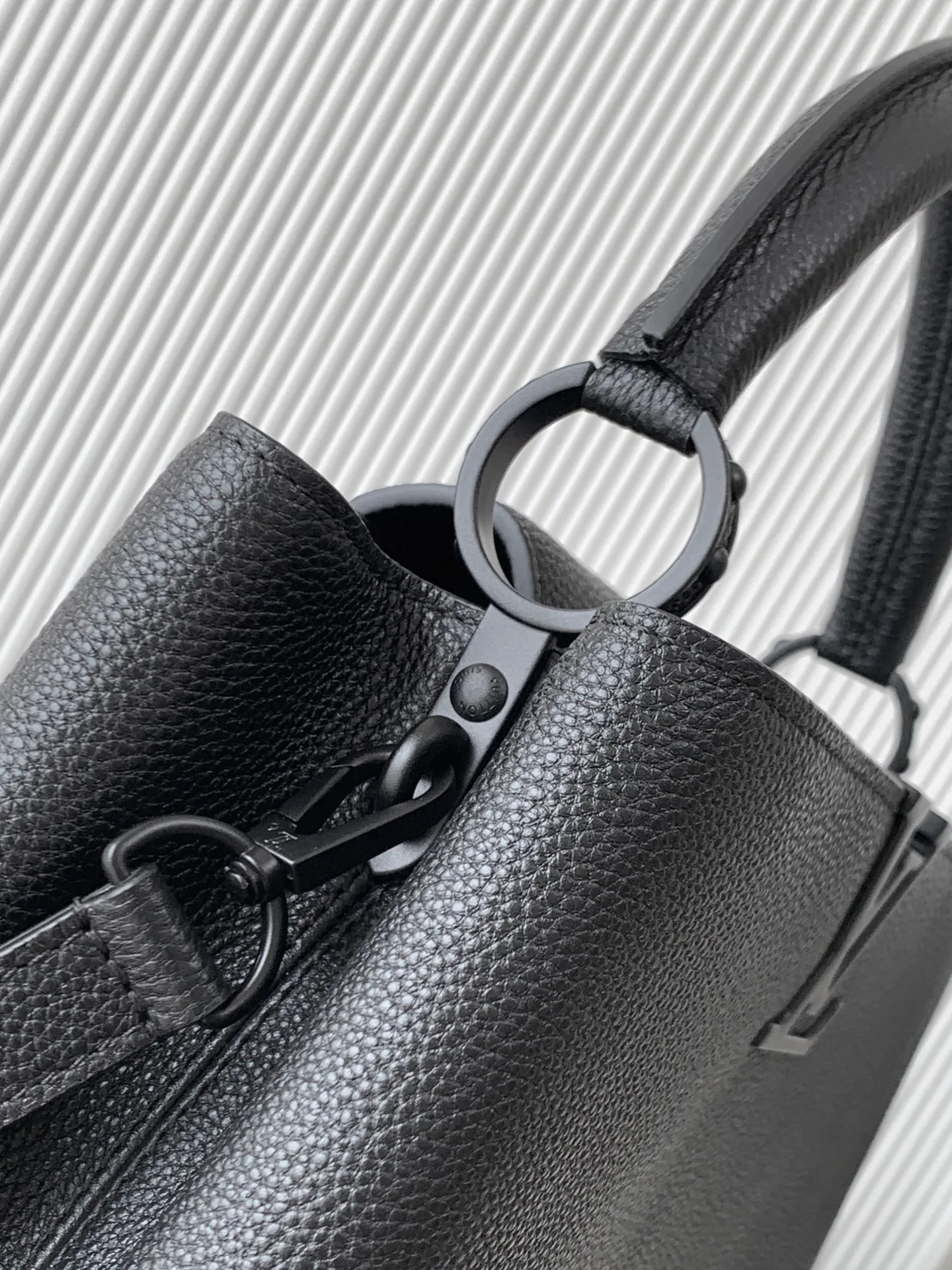 Классические Сумки Женские Louis Vuitton 17802979