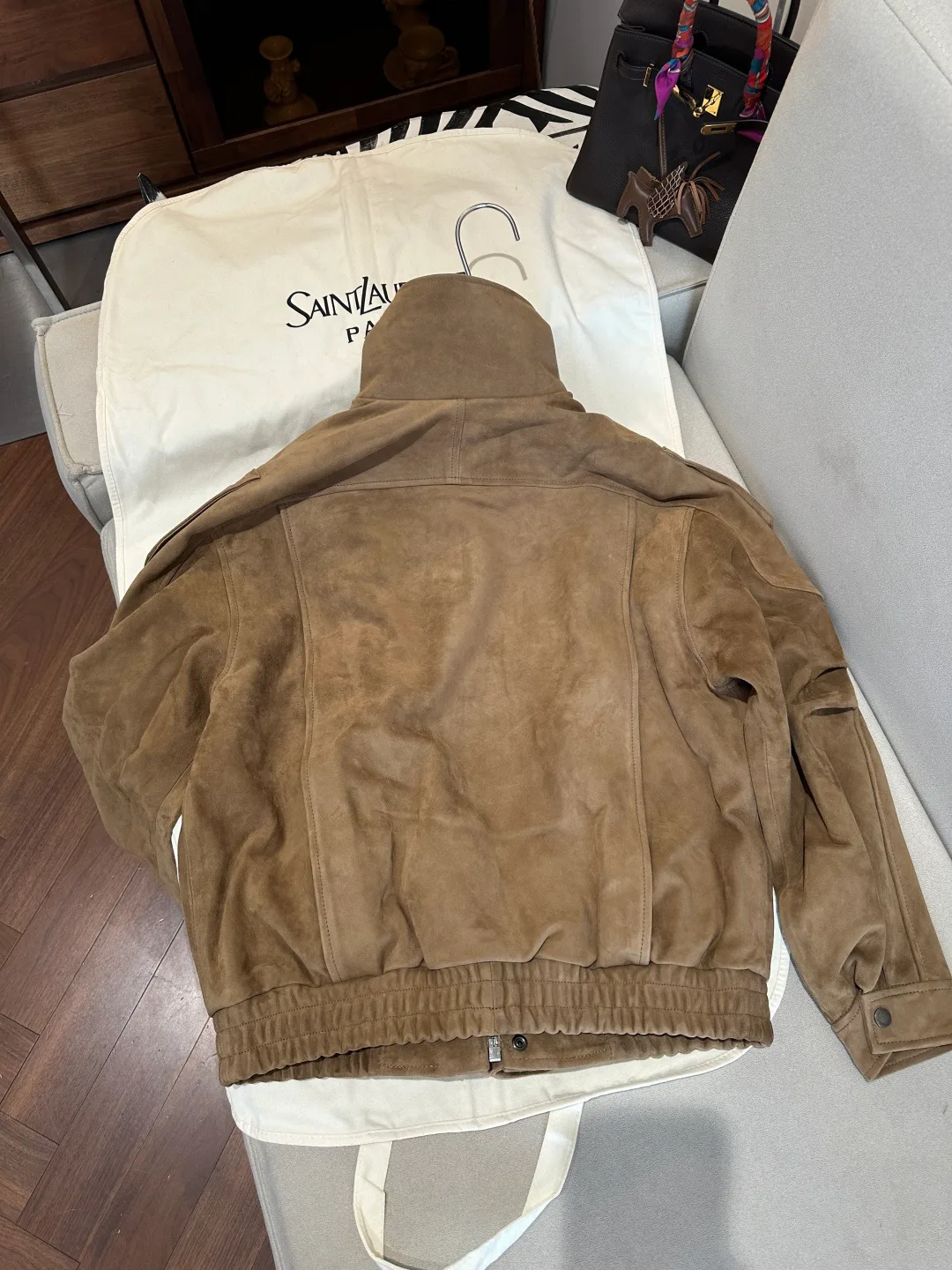 Кожаные Куртки И Дублёнки Женские Saint Laurent 18485358