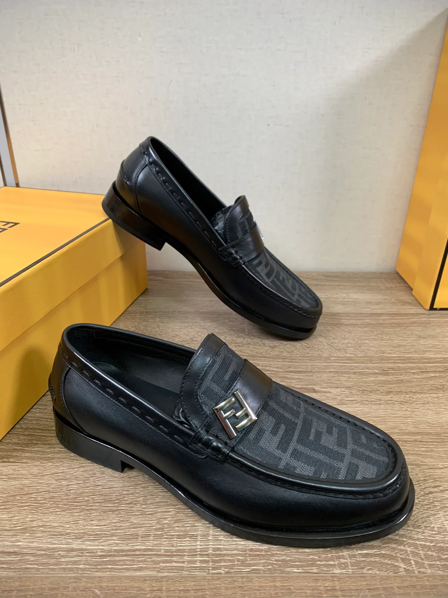 Лоферы И Туфли Мужские Fendi 1265676