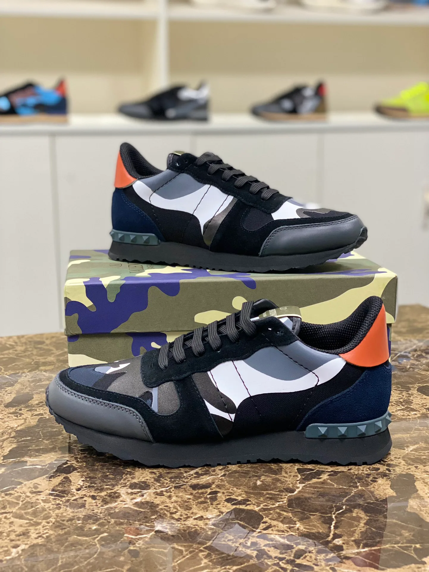 Кроссовки Женские Valentino 10736447