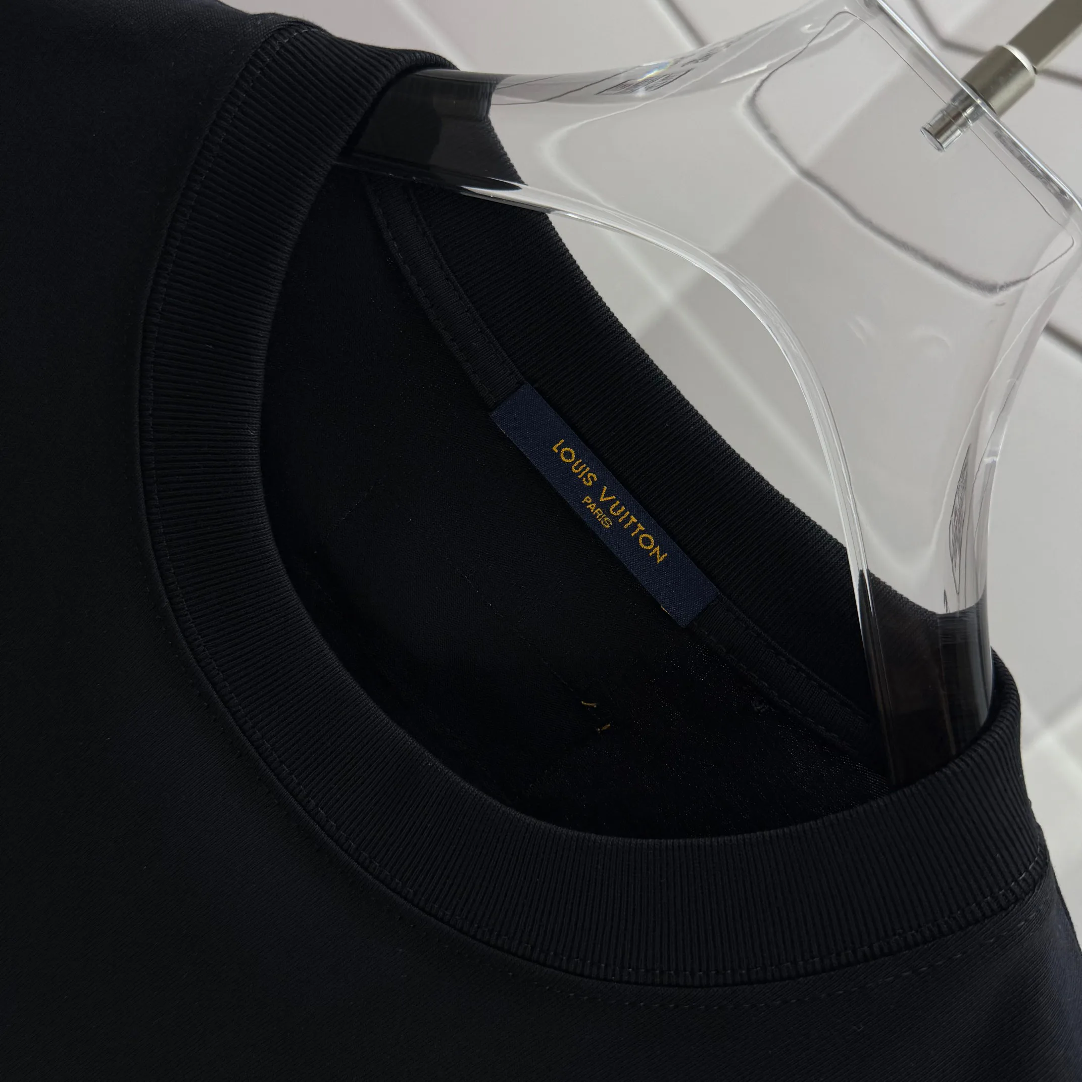 Футболки Женские Louis Vuitton 889894