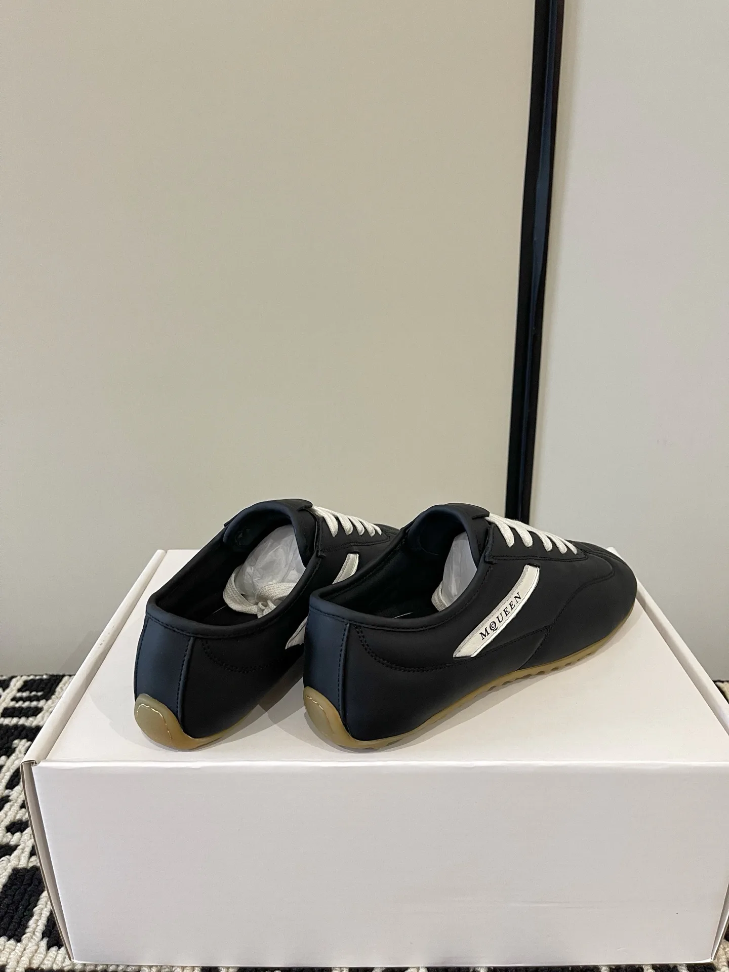 Кроссовки Женские Alexander Mcqueen 18386235