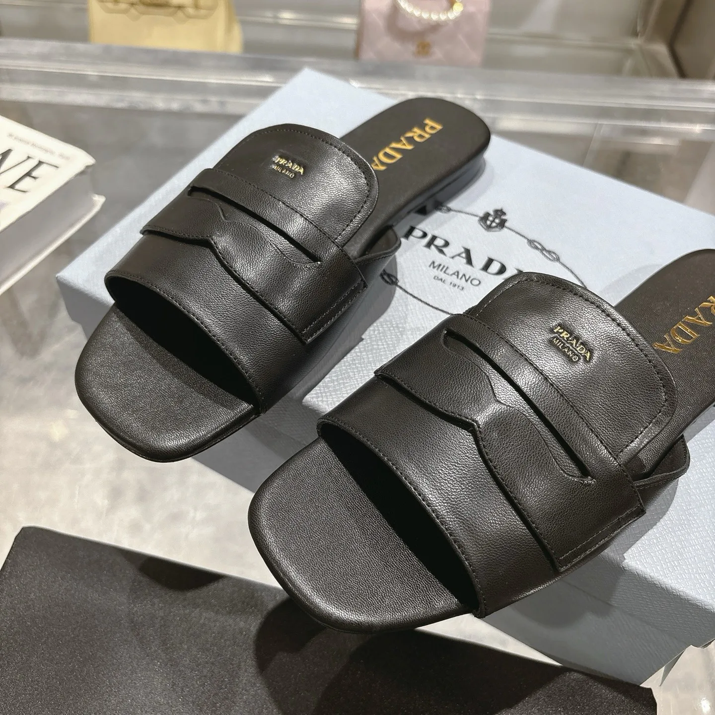 Шлепанцы Женские Prada 490969