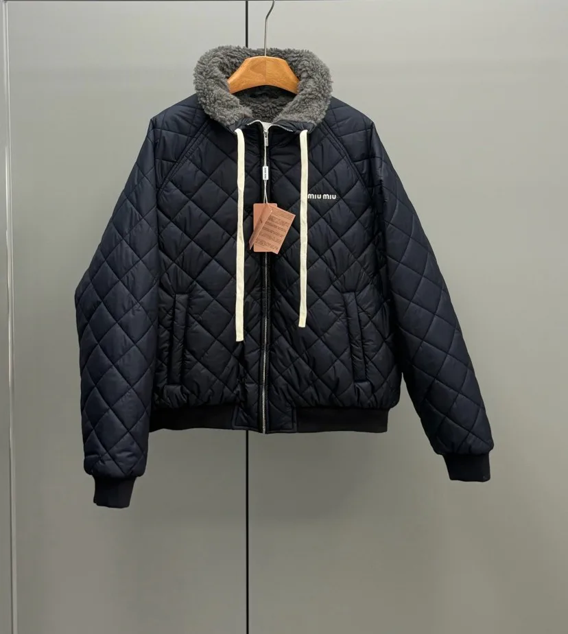 Куртки И Пуховики Женские Miu Miu 18347423