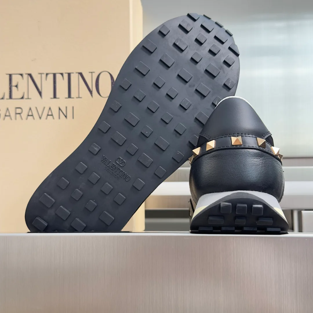 Кроссовки Женские Valentino 17950499