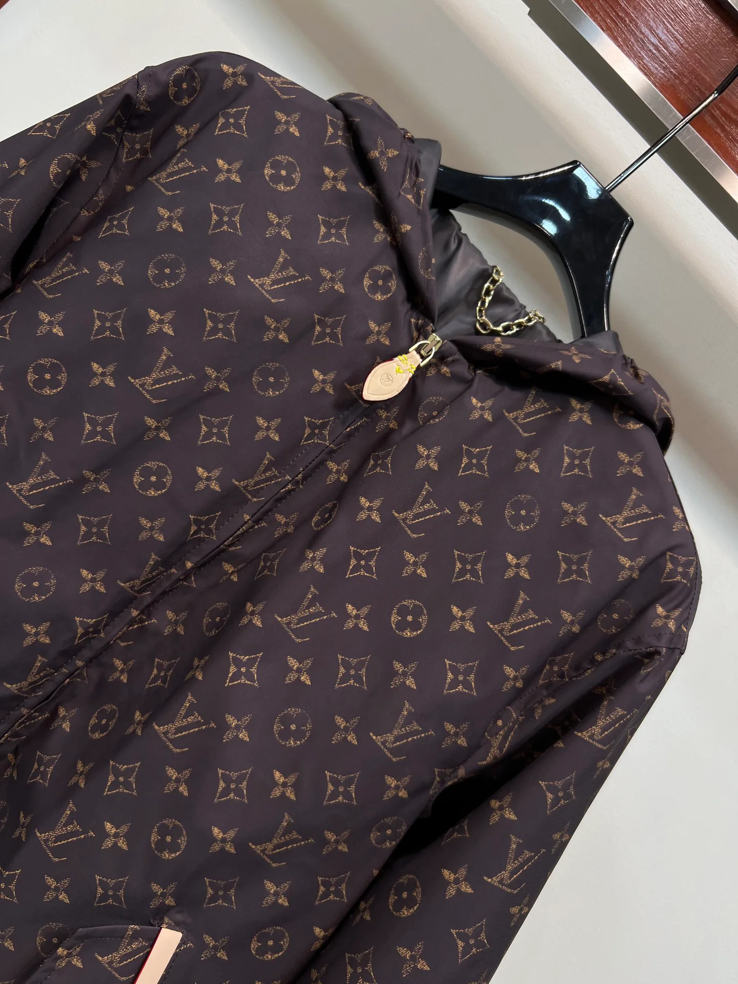 Куртки И Пуховики Женские Louis Vuitton 18408133