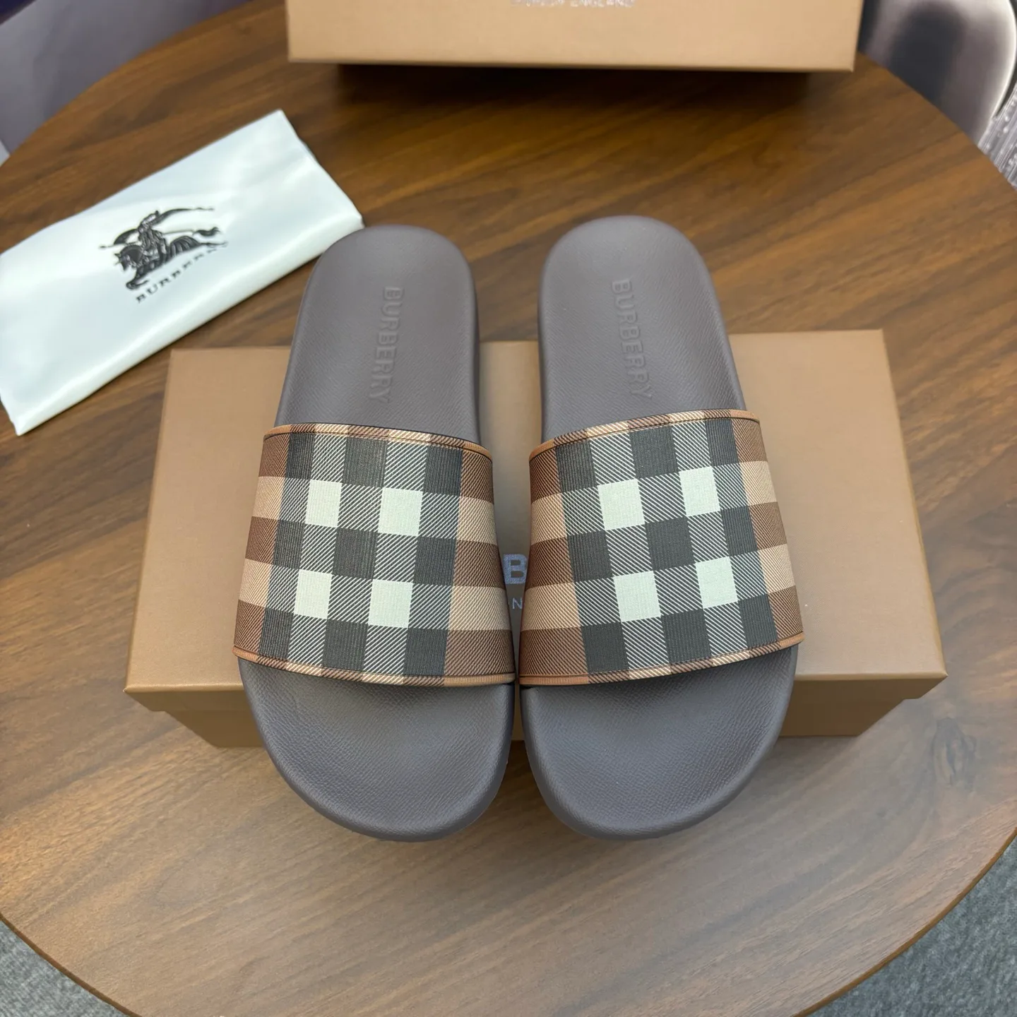 Шлепанцы Женские Burberry 587968