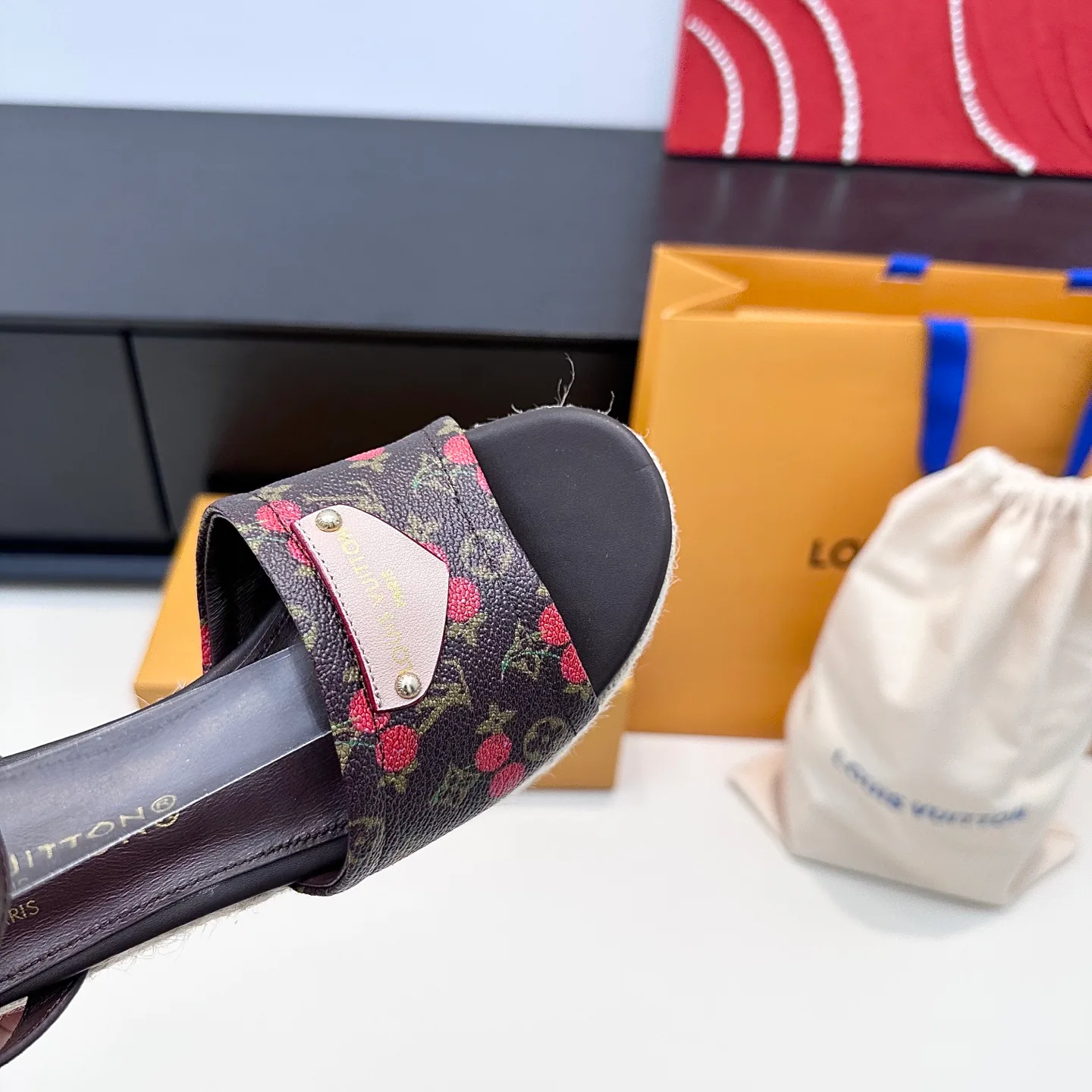 Сандалии Женские Louis Vuitton 11566068