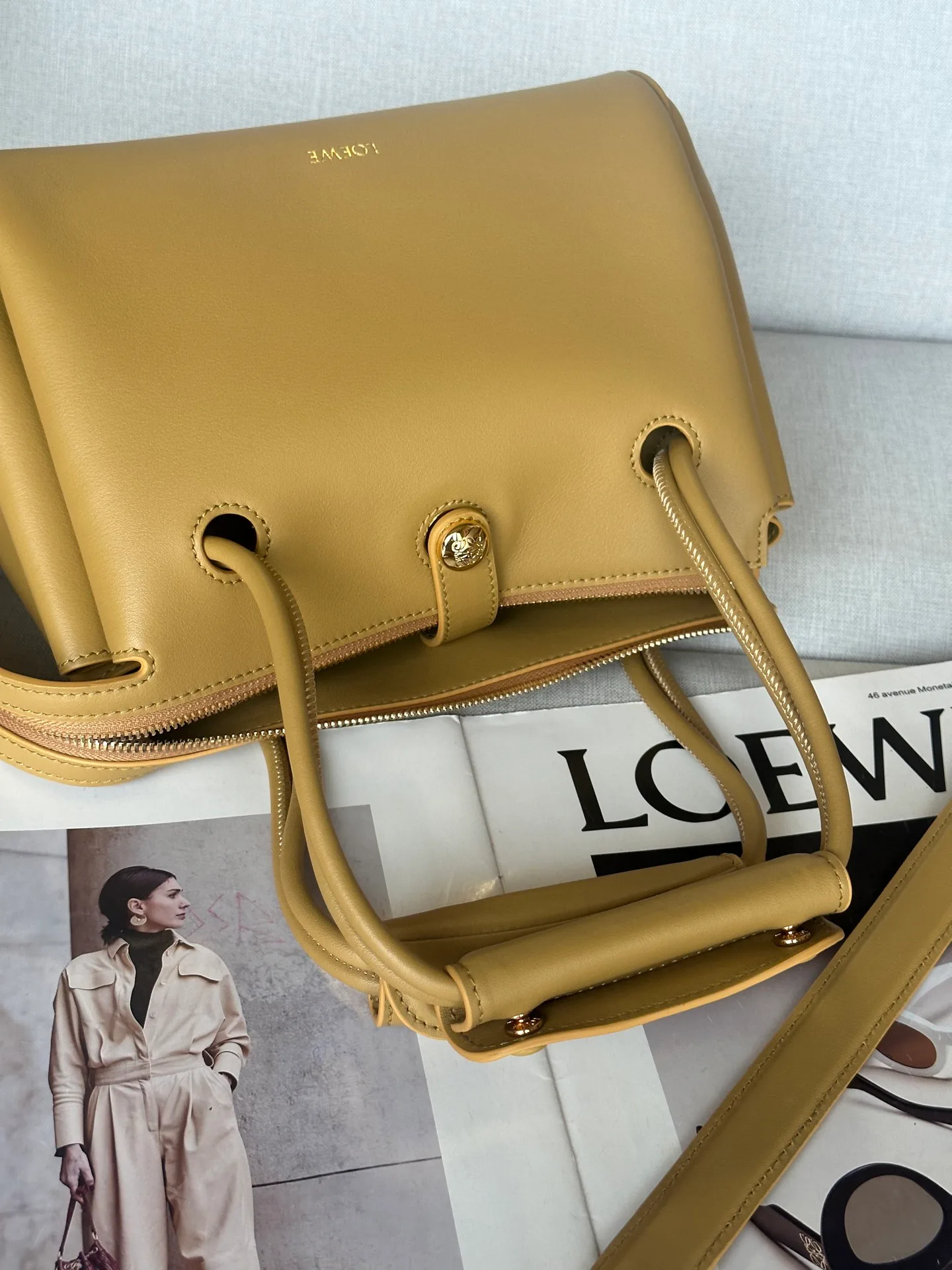 Классические Сумки Женские Loewe 1889714
