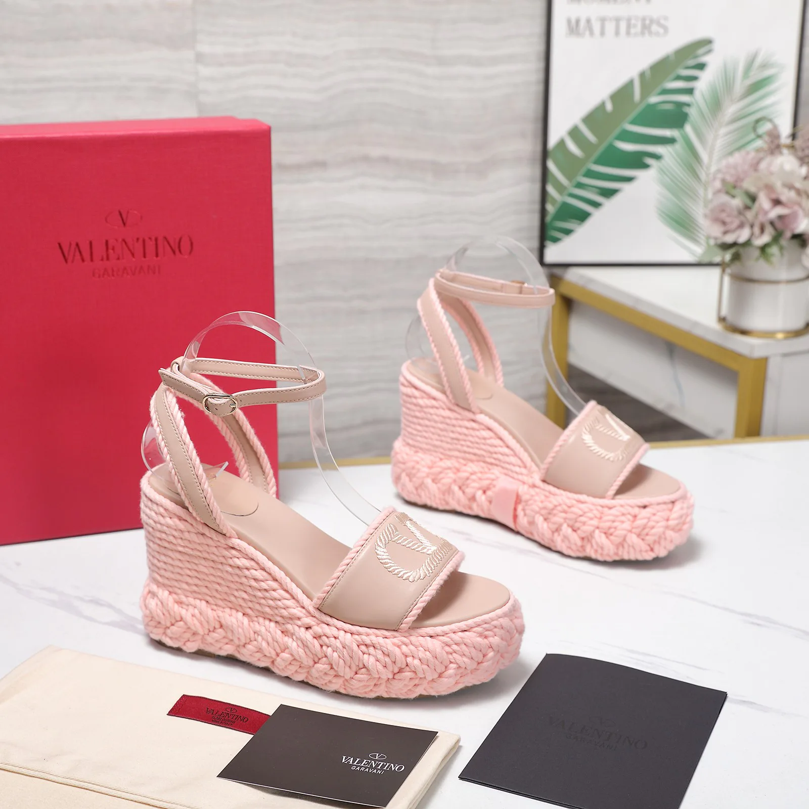 Босоножки Женские Valentino 17371717
