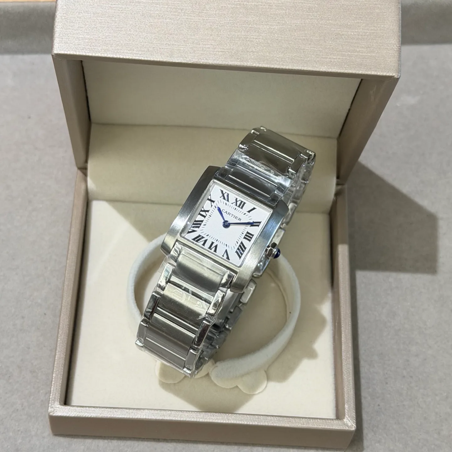 Часы Женские Cartier 17565757