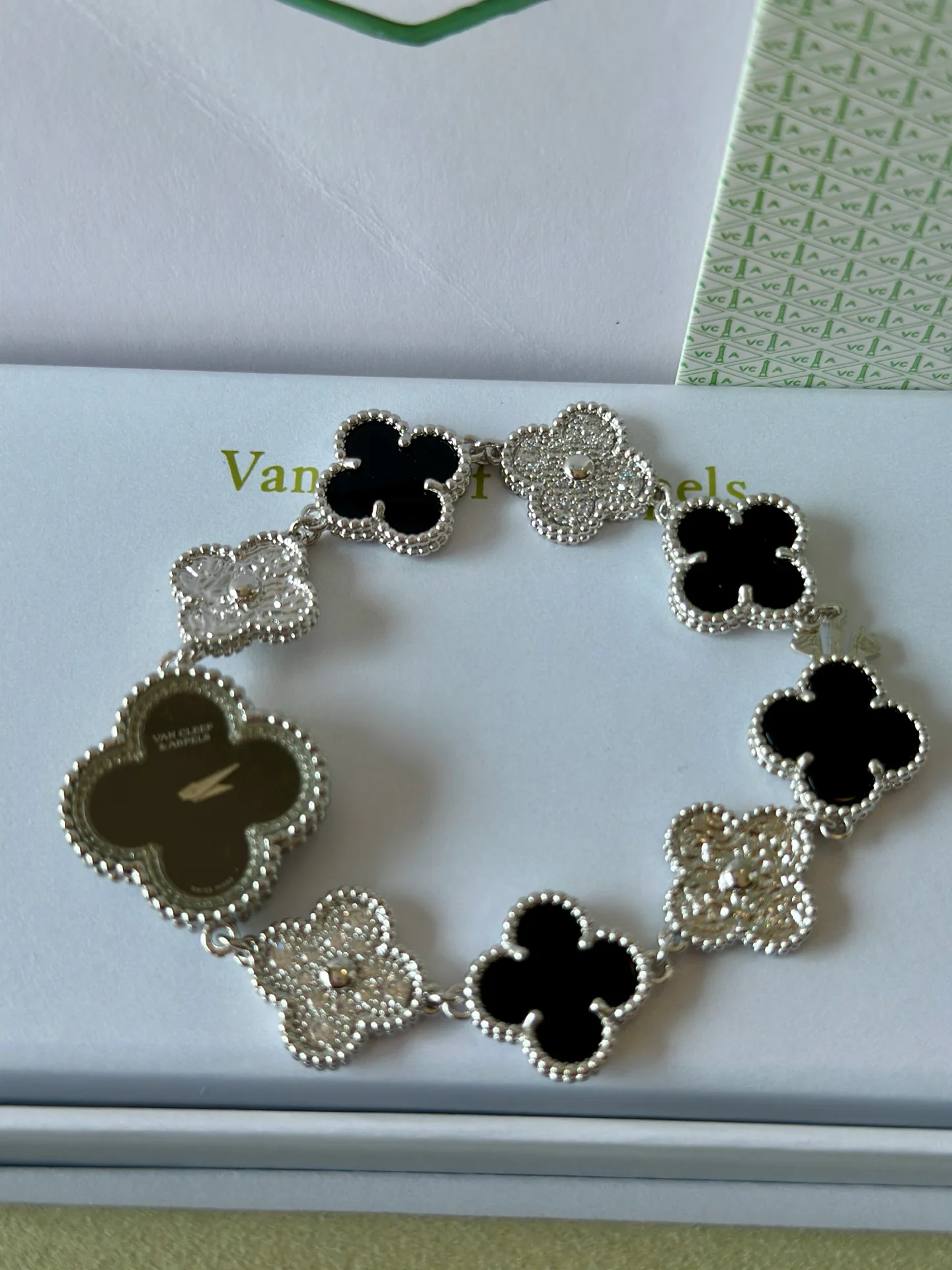 Часы Женские Van Cleef & Arpels 13071433