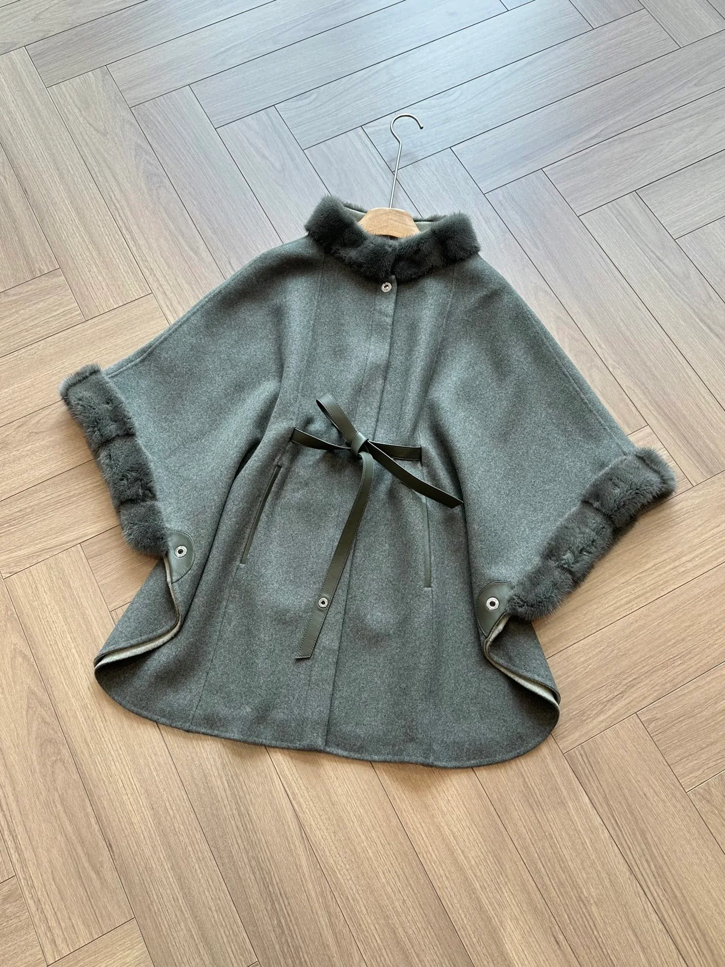 Пальто Женские Loro Piana 18197605